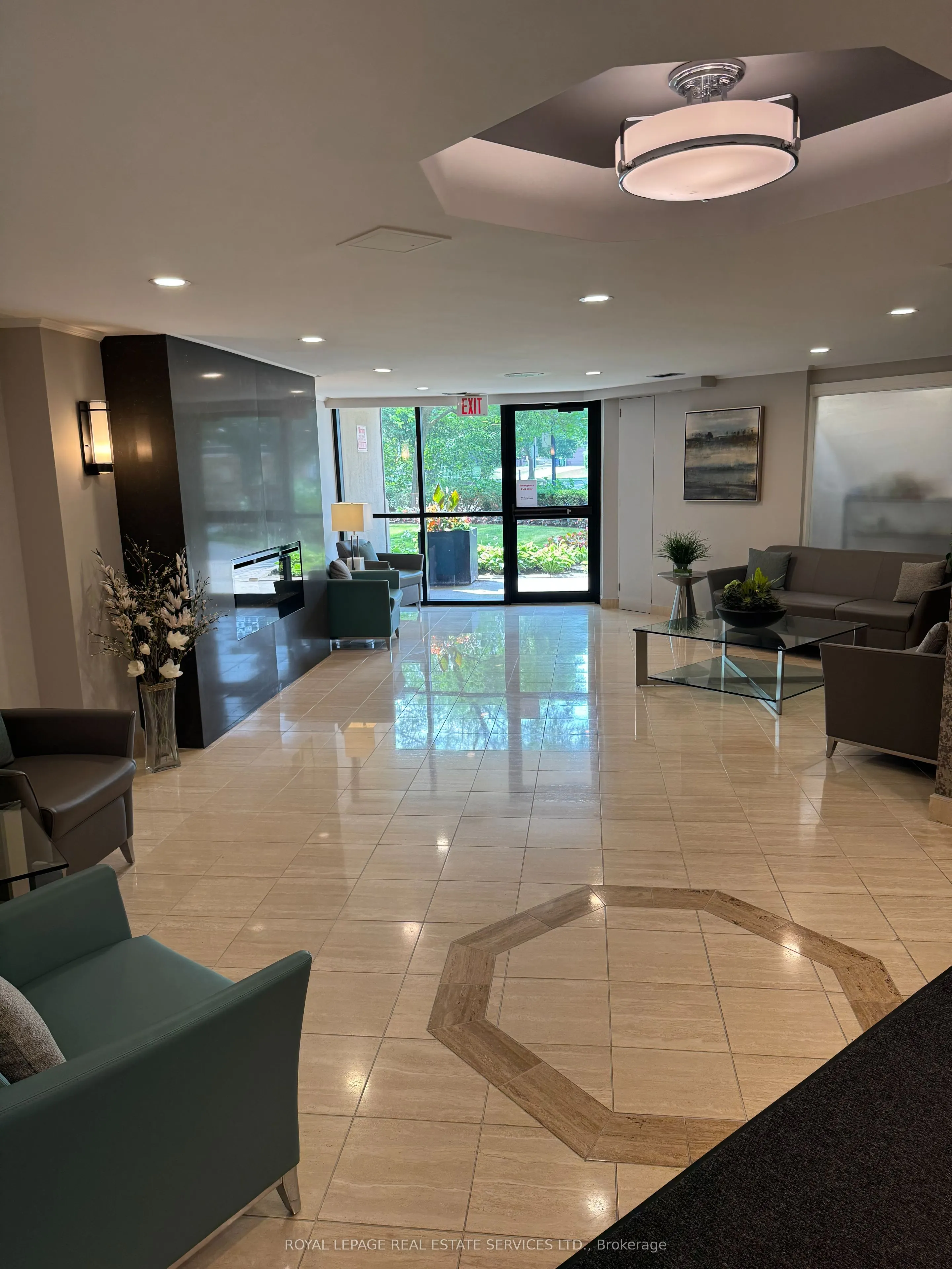 95 La Rose Avenue, #605