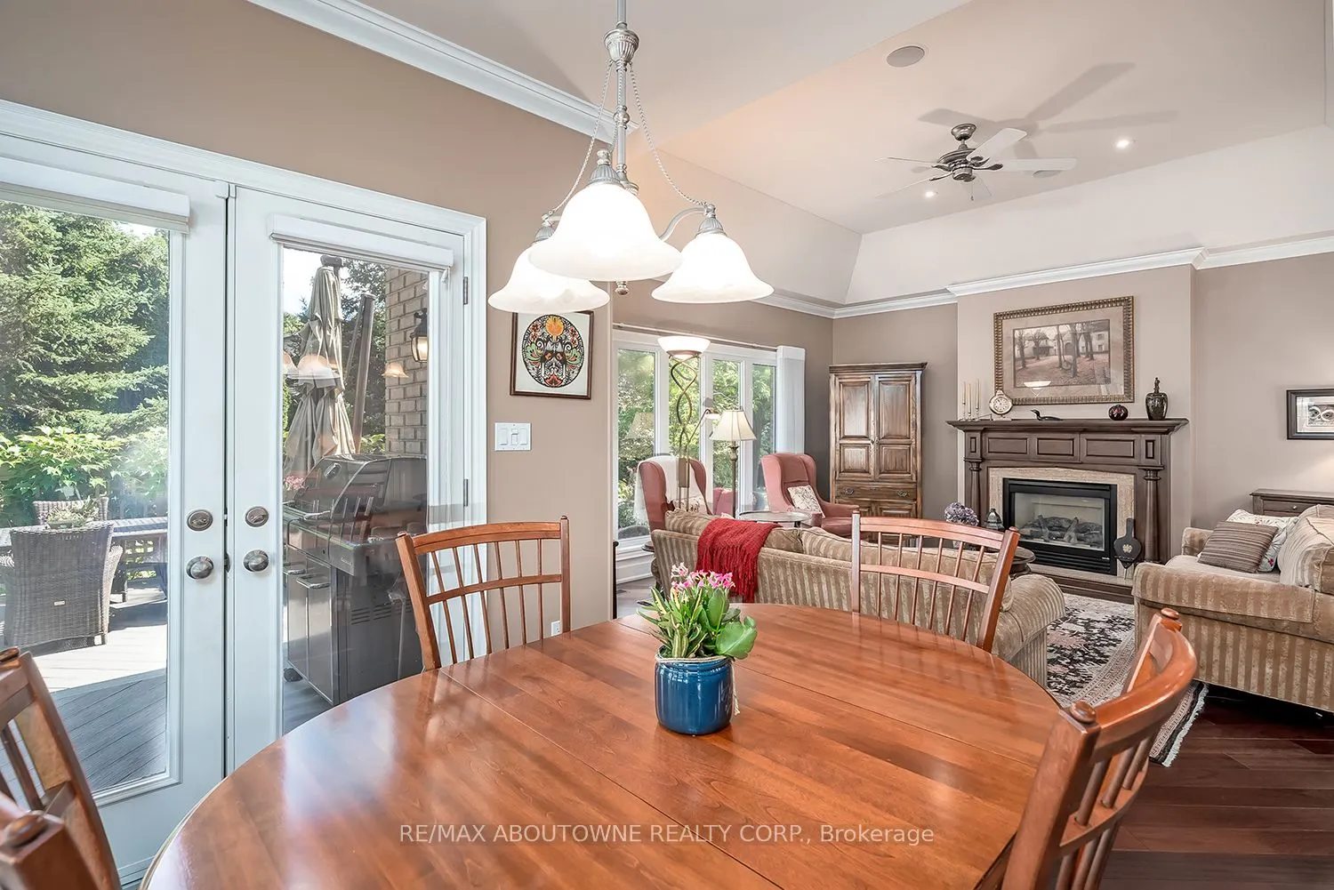 2375 Ravine Gate