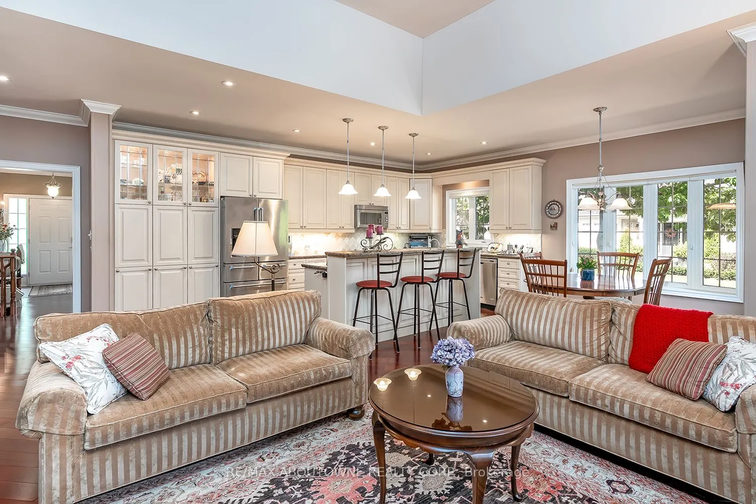 2375 Ravine Gate