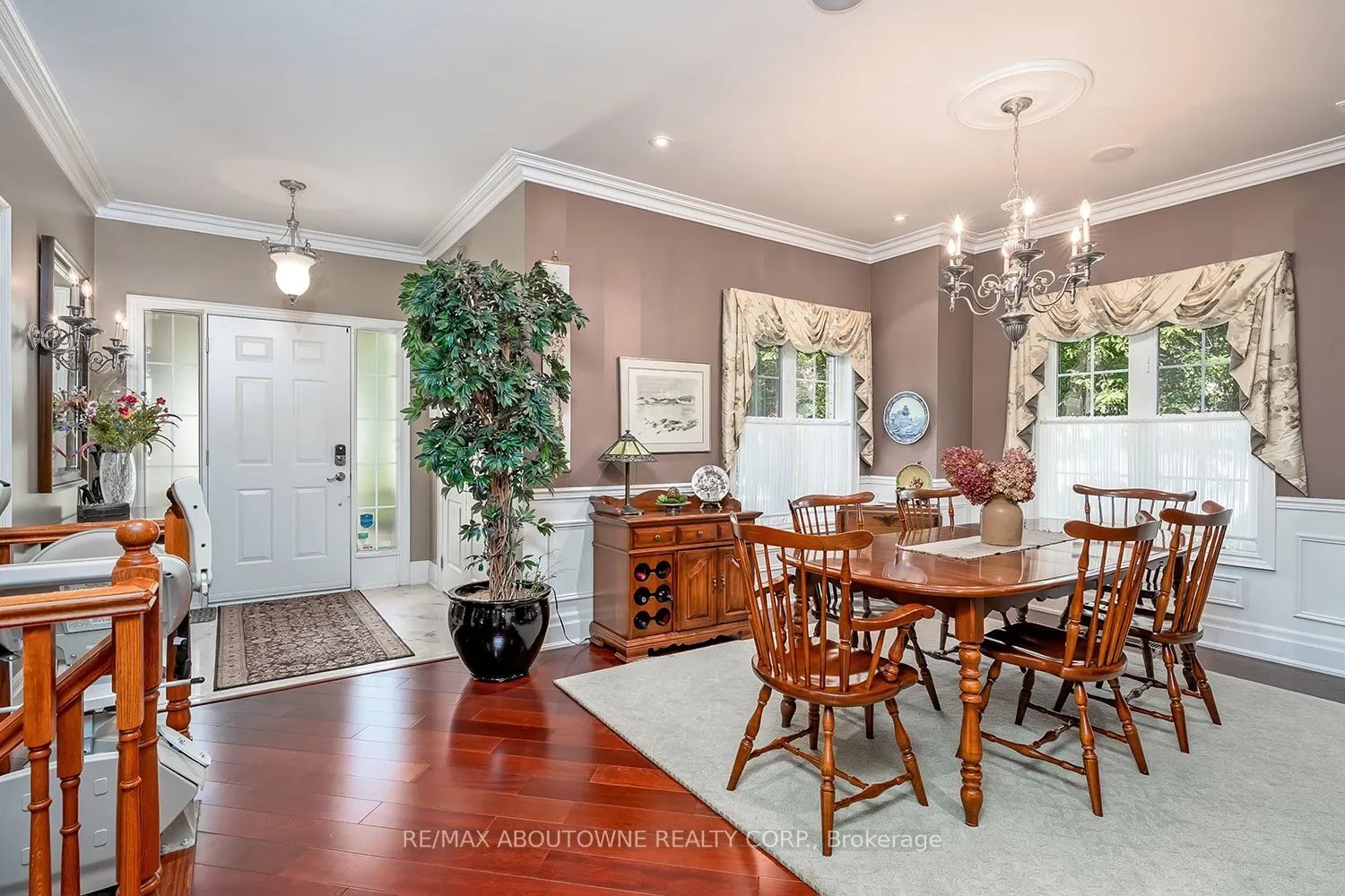 2375 Ravine Gate