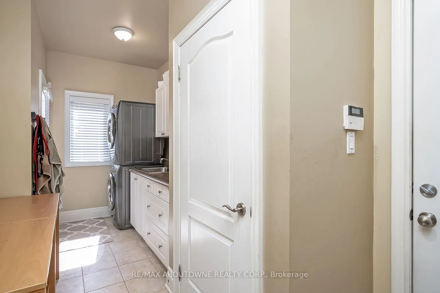 2375 Ravine Gate