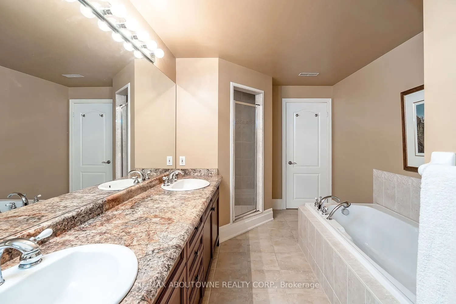 2375 Ravine Gate