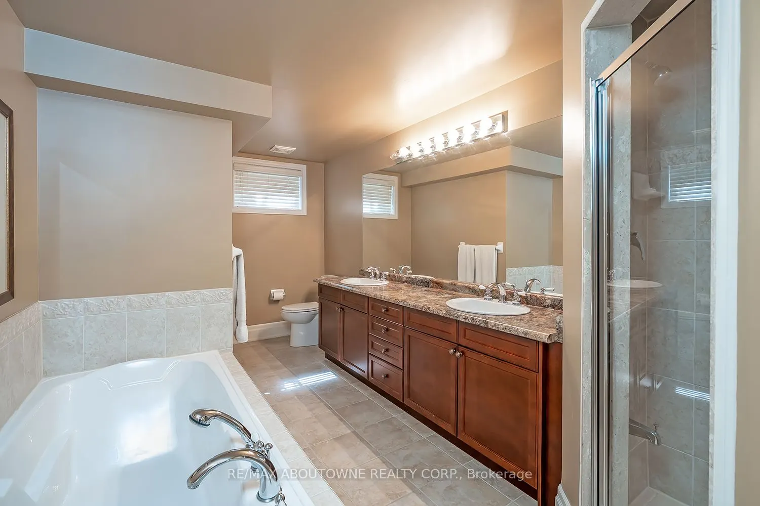 2375 Ravine Gate