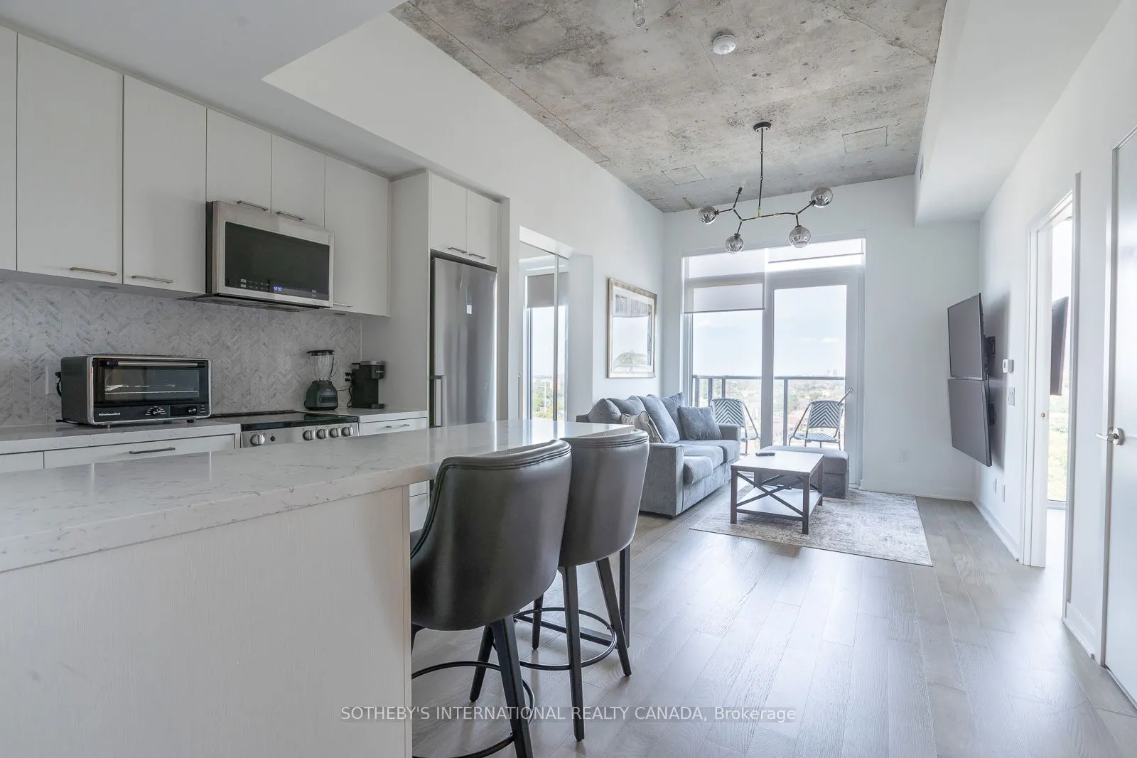 1808 St Clair Avenue W, #1011