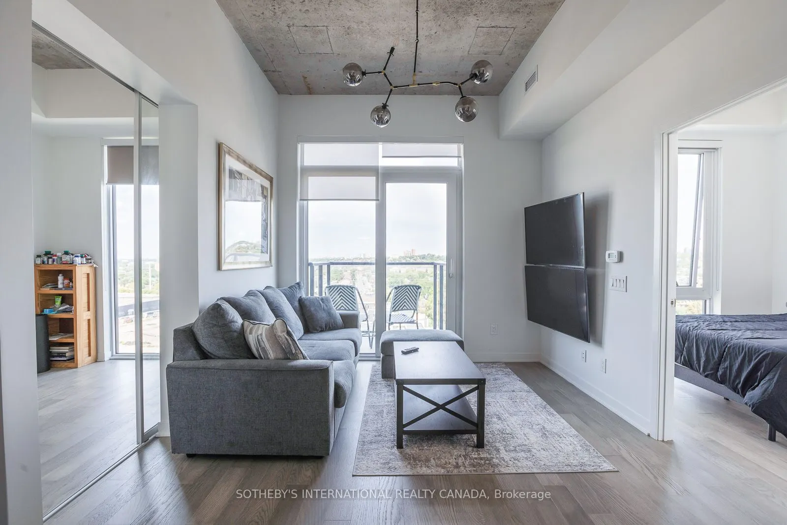1808 St Clair Avenue W, #1011