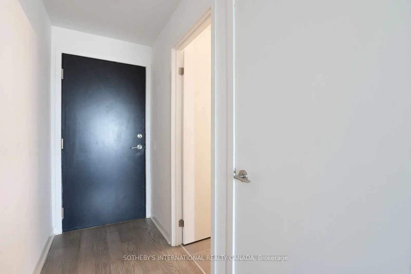 1808 St Clair Avenue W, #1011
