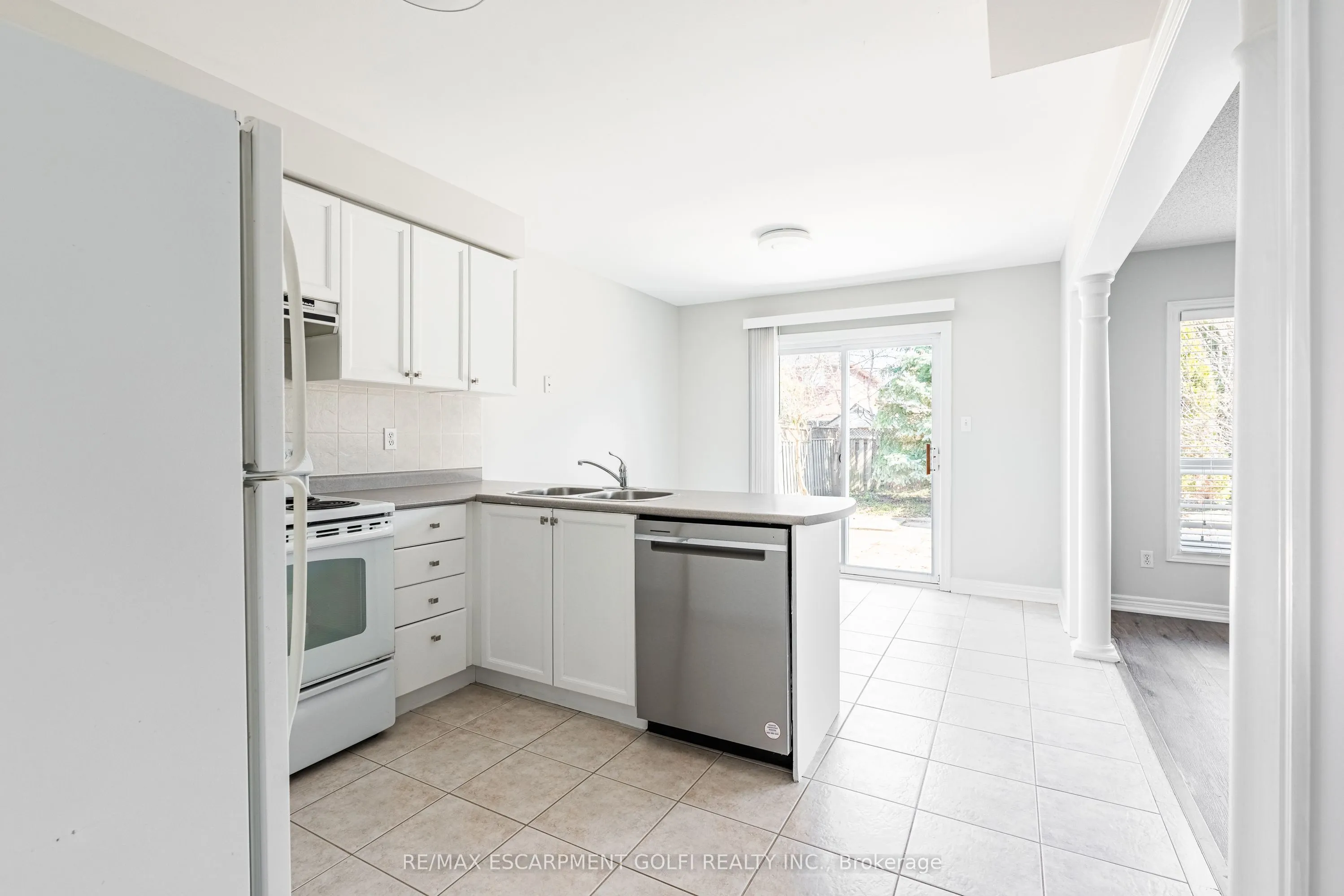 2529 Longridge Crescent