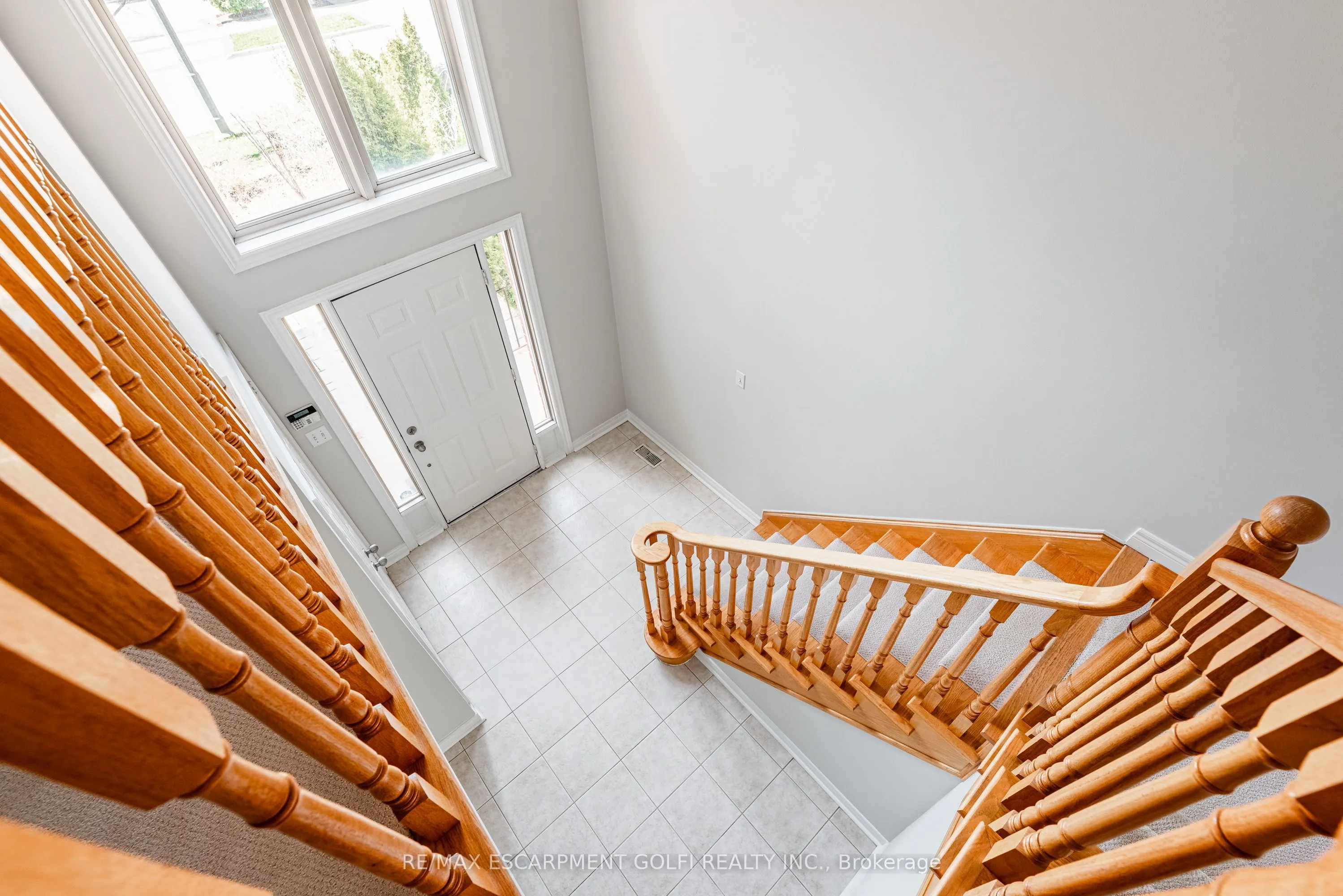 2529 Longridge Crescent
