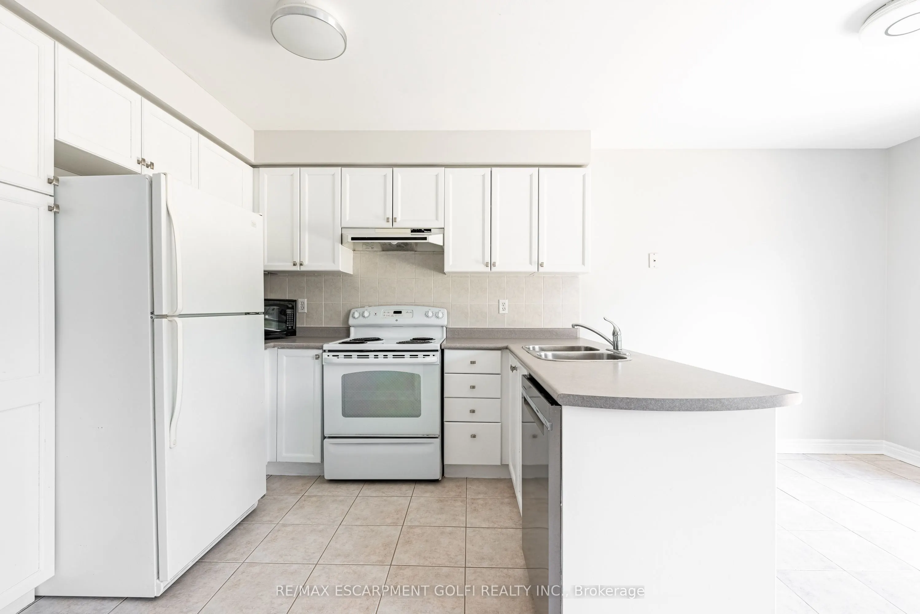 2529 Longridge Crescent
