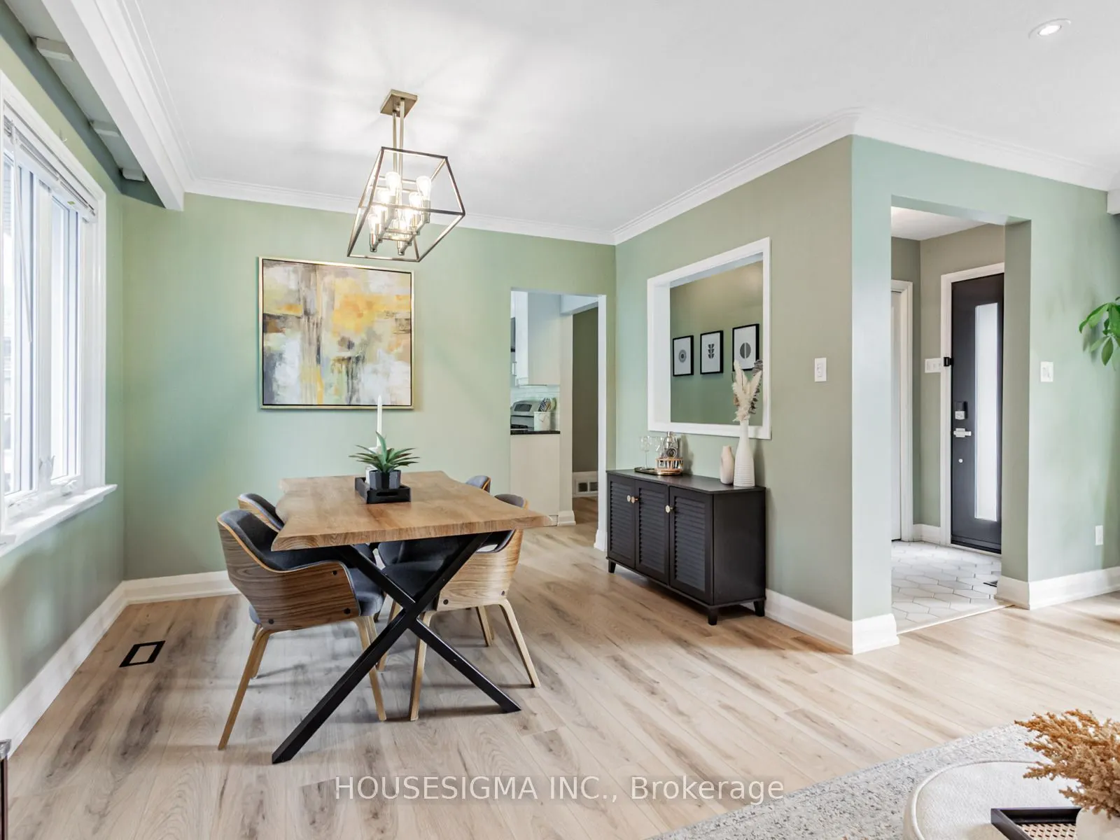 72 Ludstone Drive