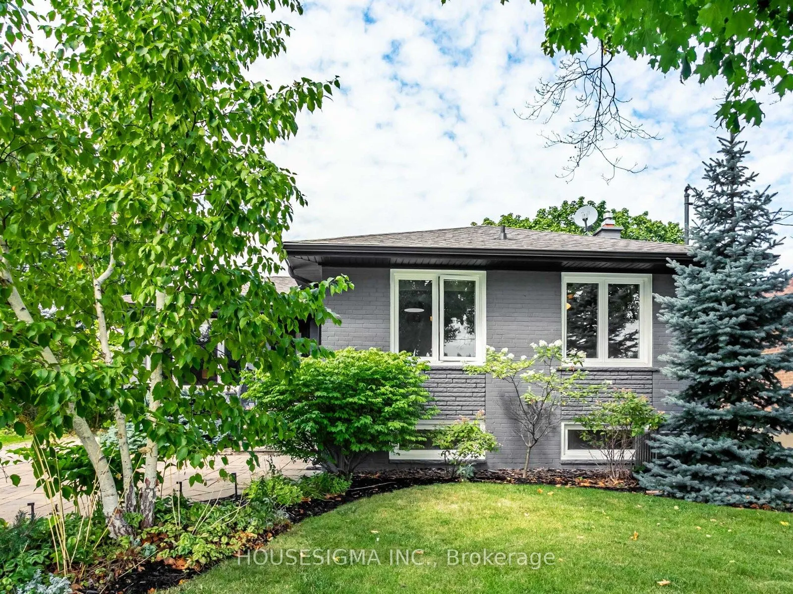 72 Ludstone Drive