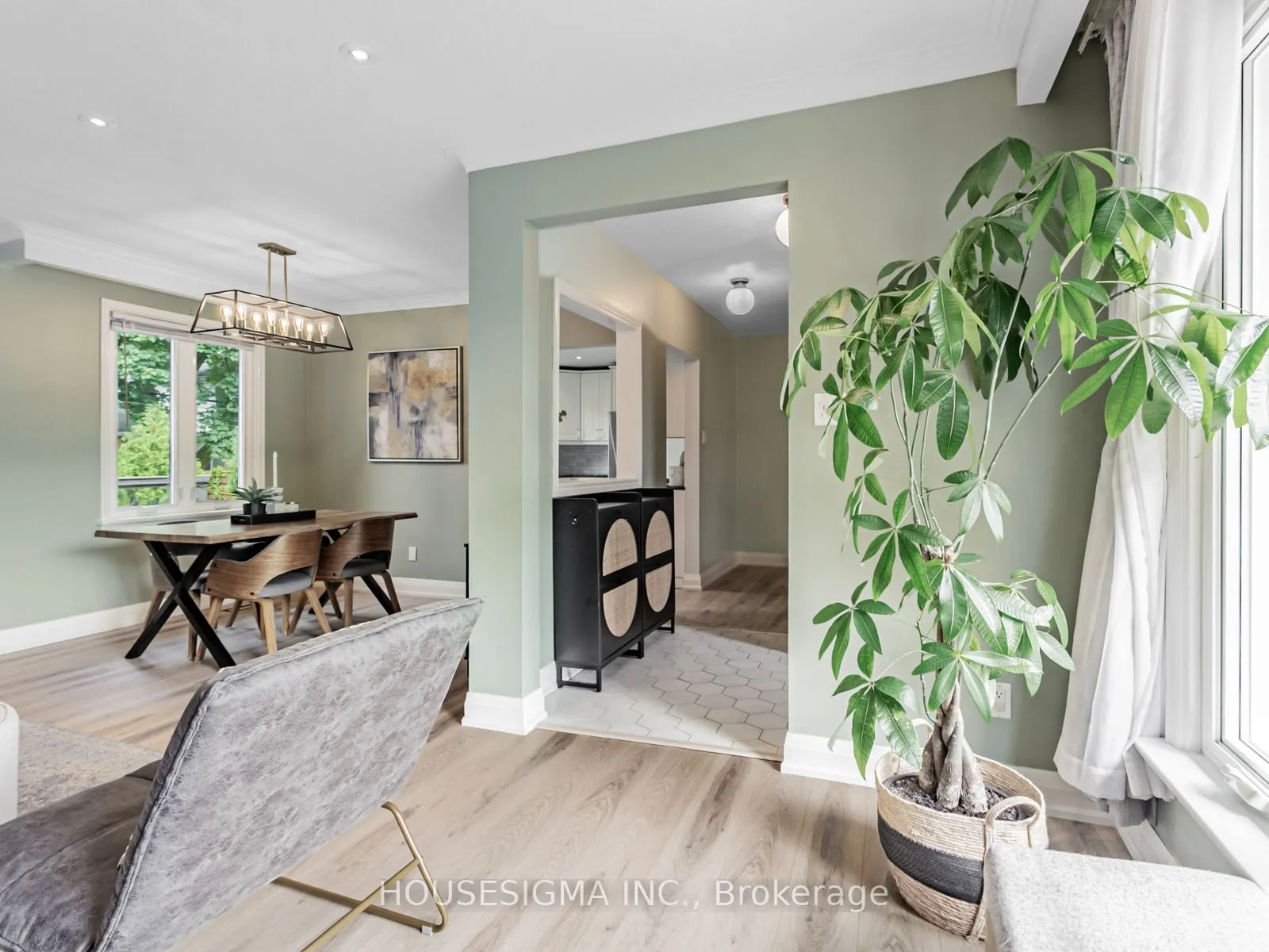 72 Ludstone Drive