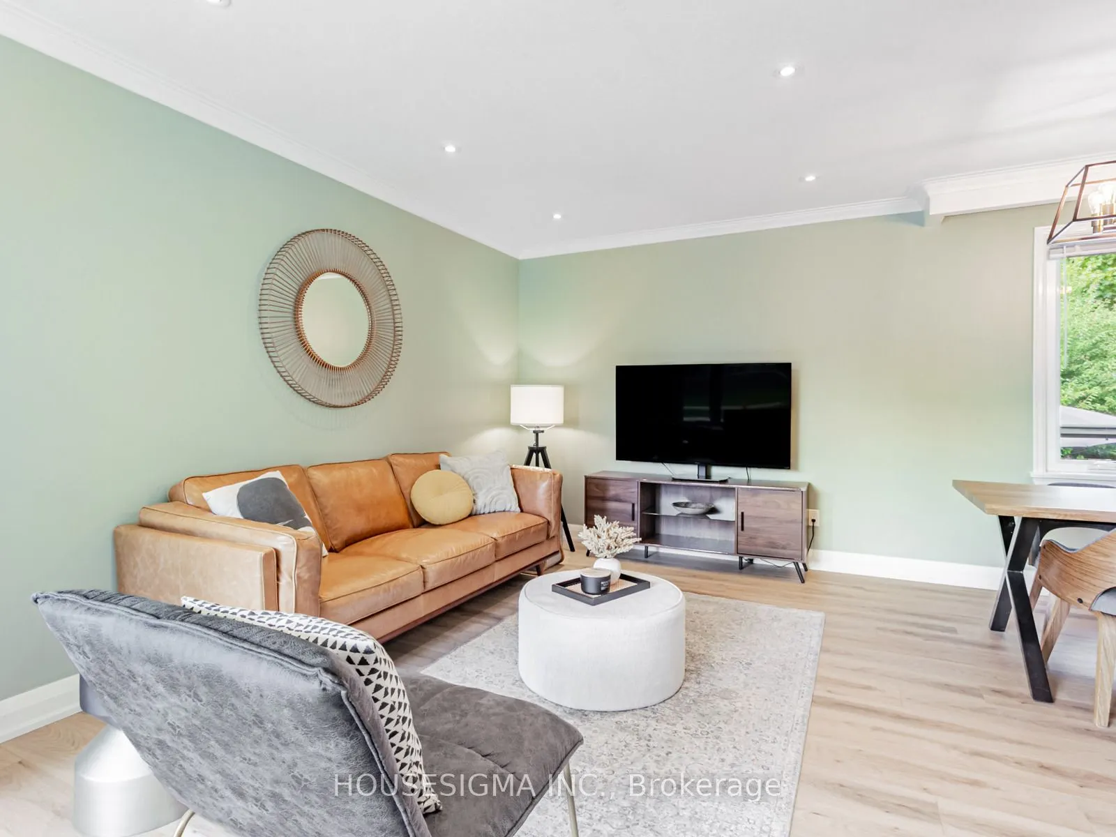 72 Ludstone Drive