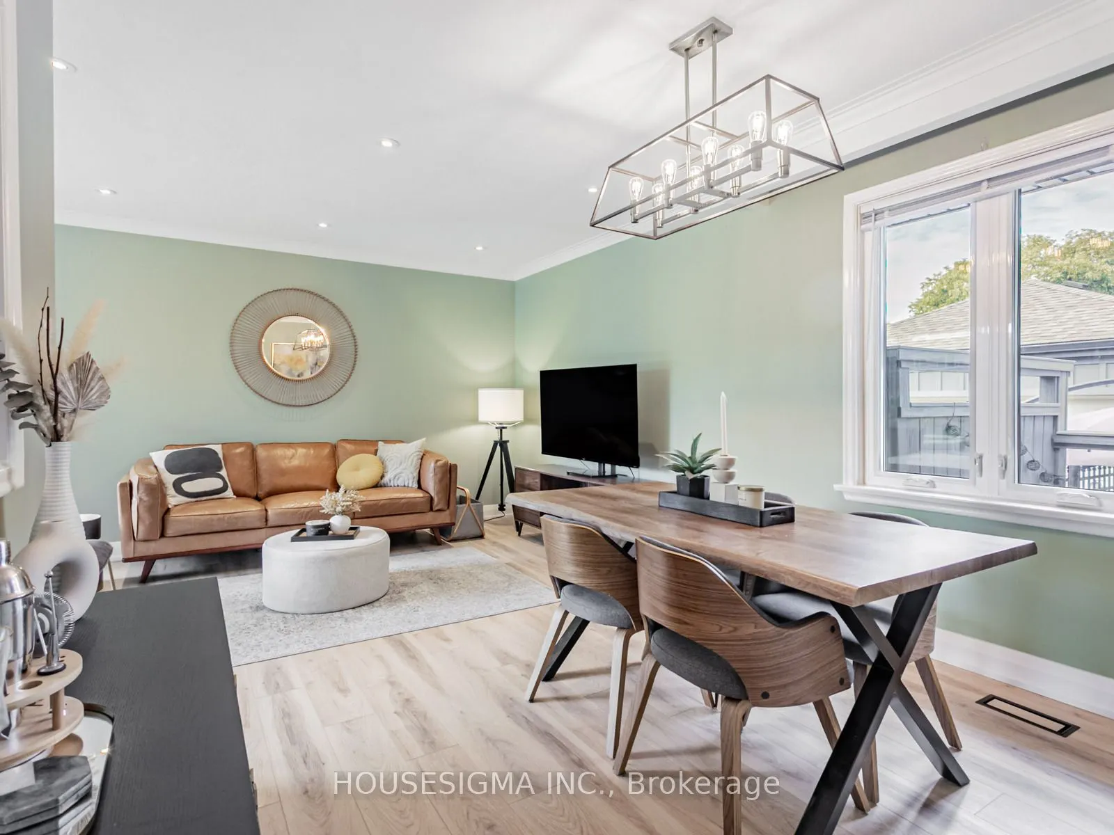72 Ludstone Drive
