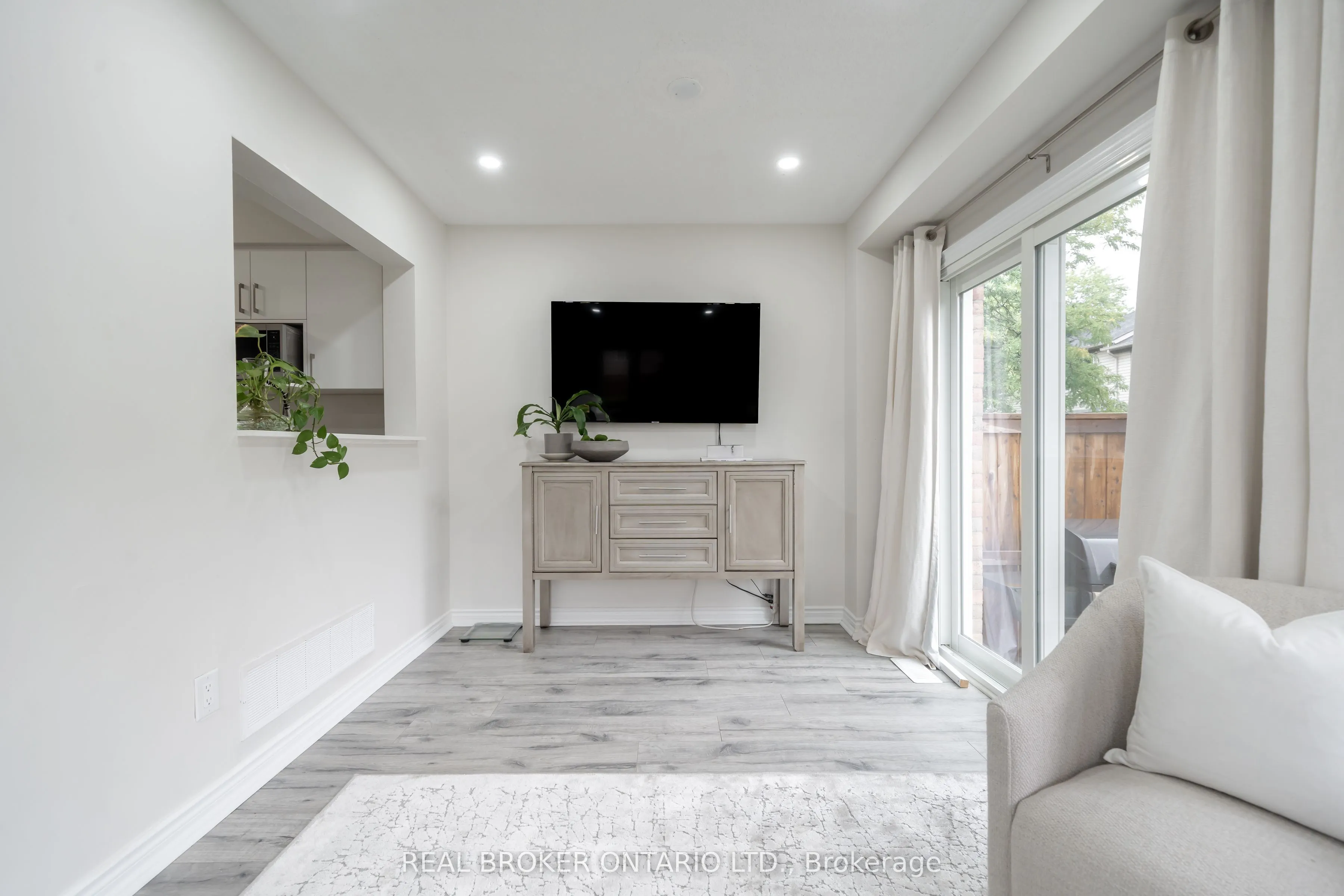 5255 Guildwood Way, #36