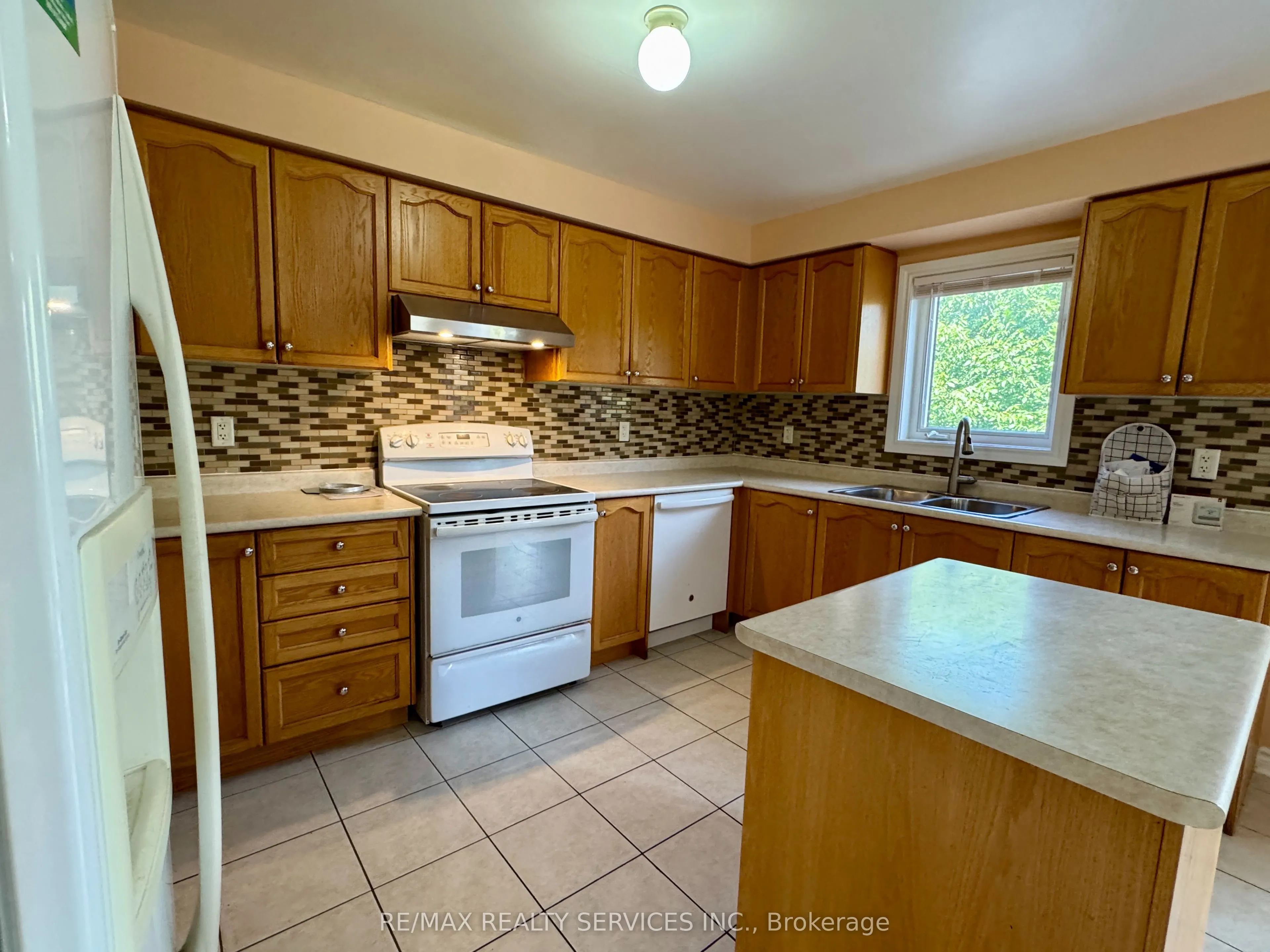 53 Echoridge Drive