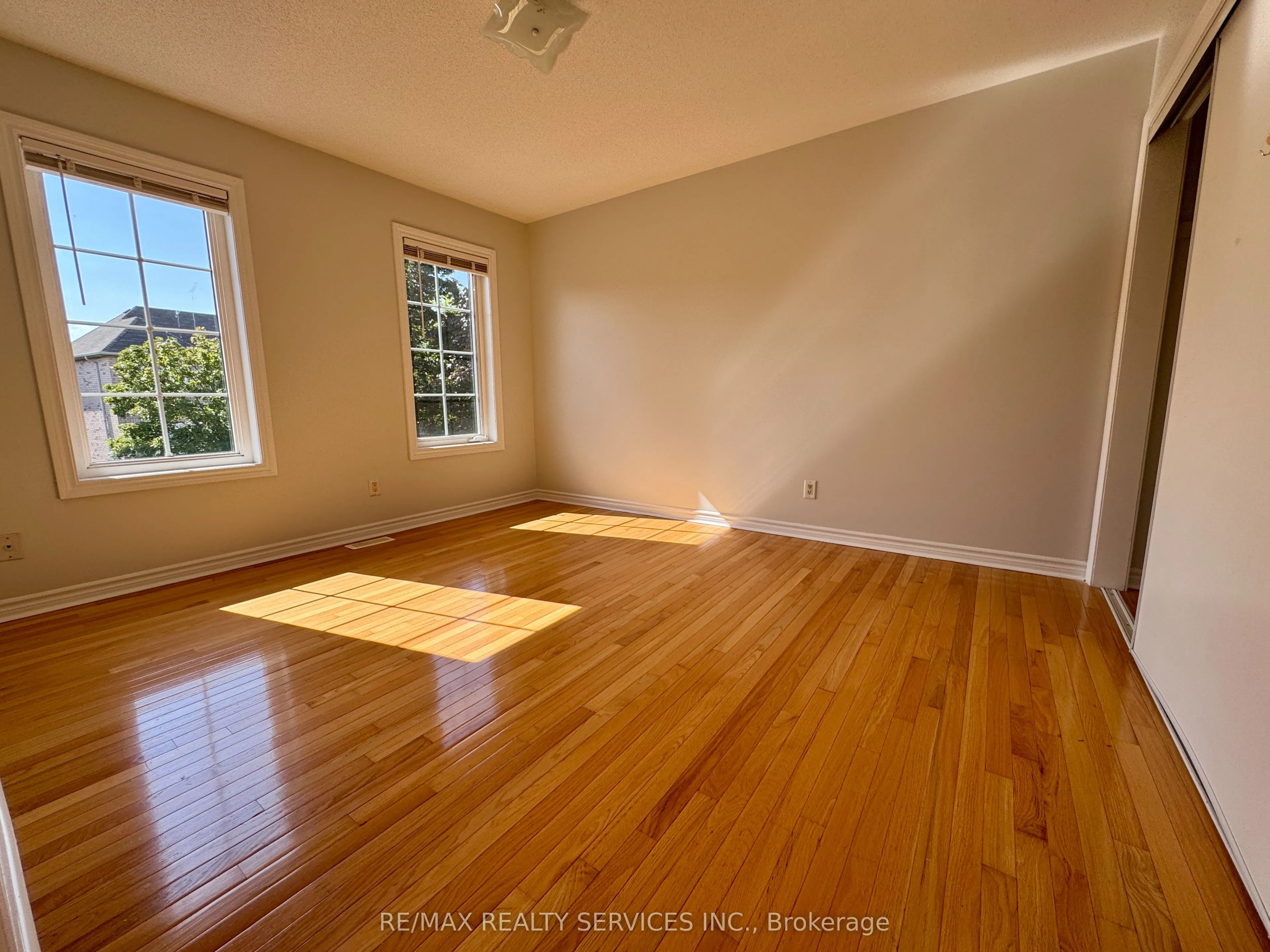 53 Echoridge Drive