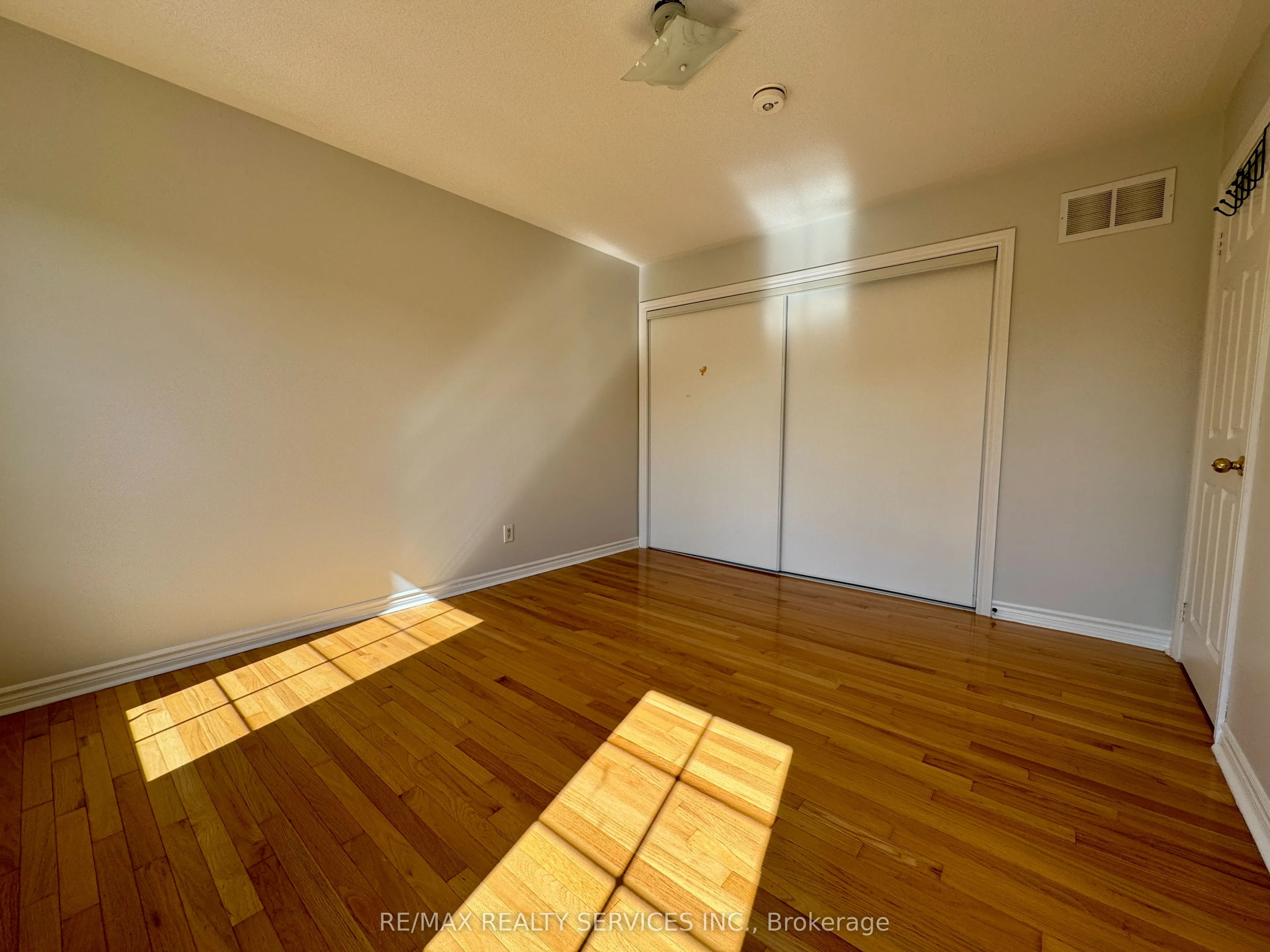 53 Echoridge Drive