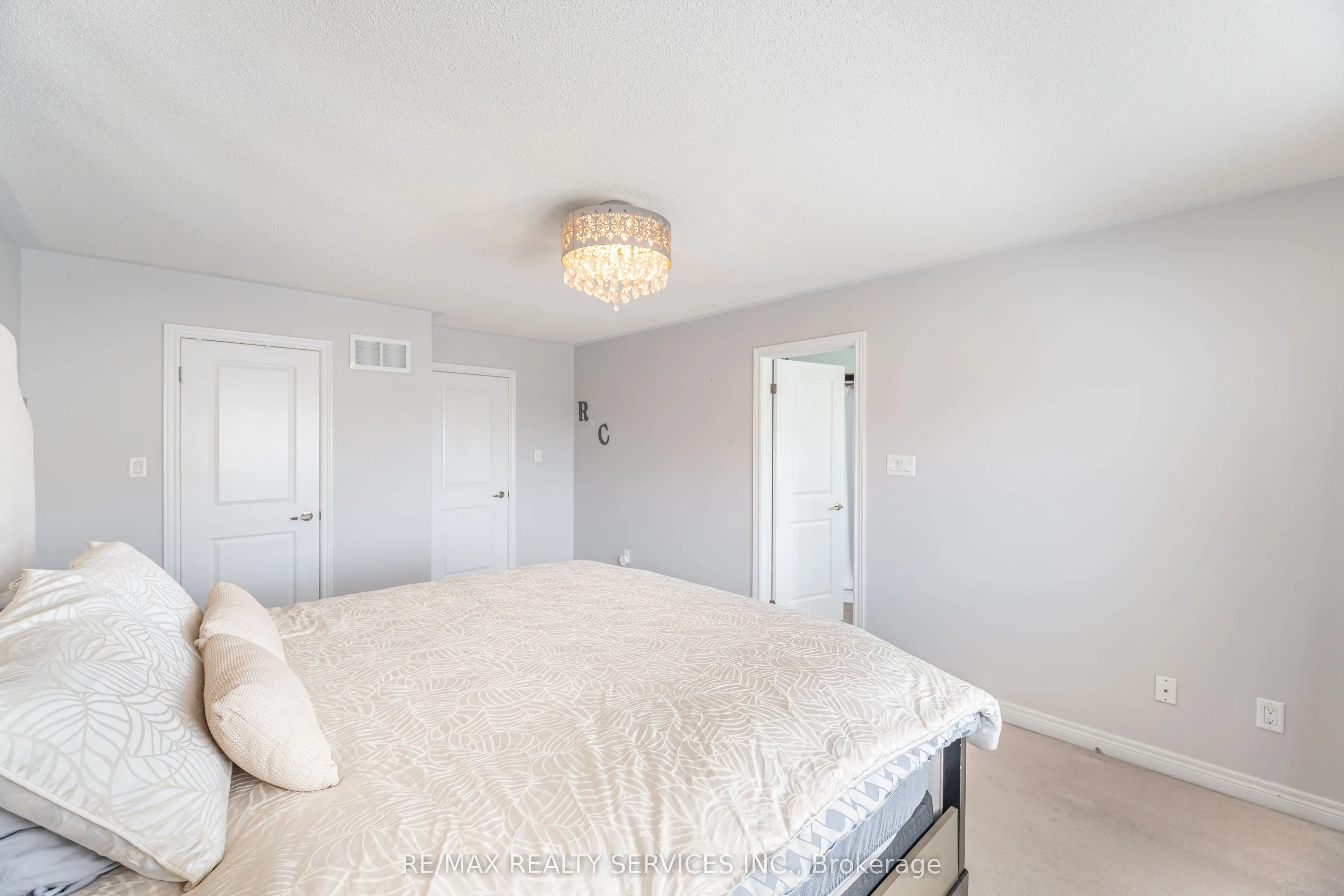 12 Seedland Crescent