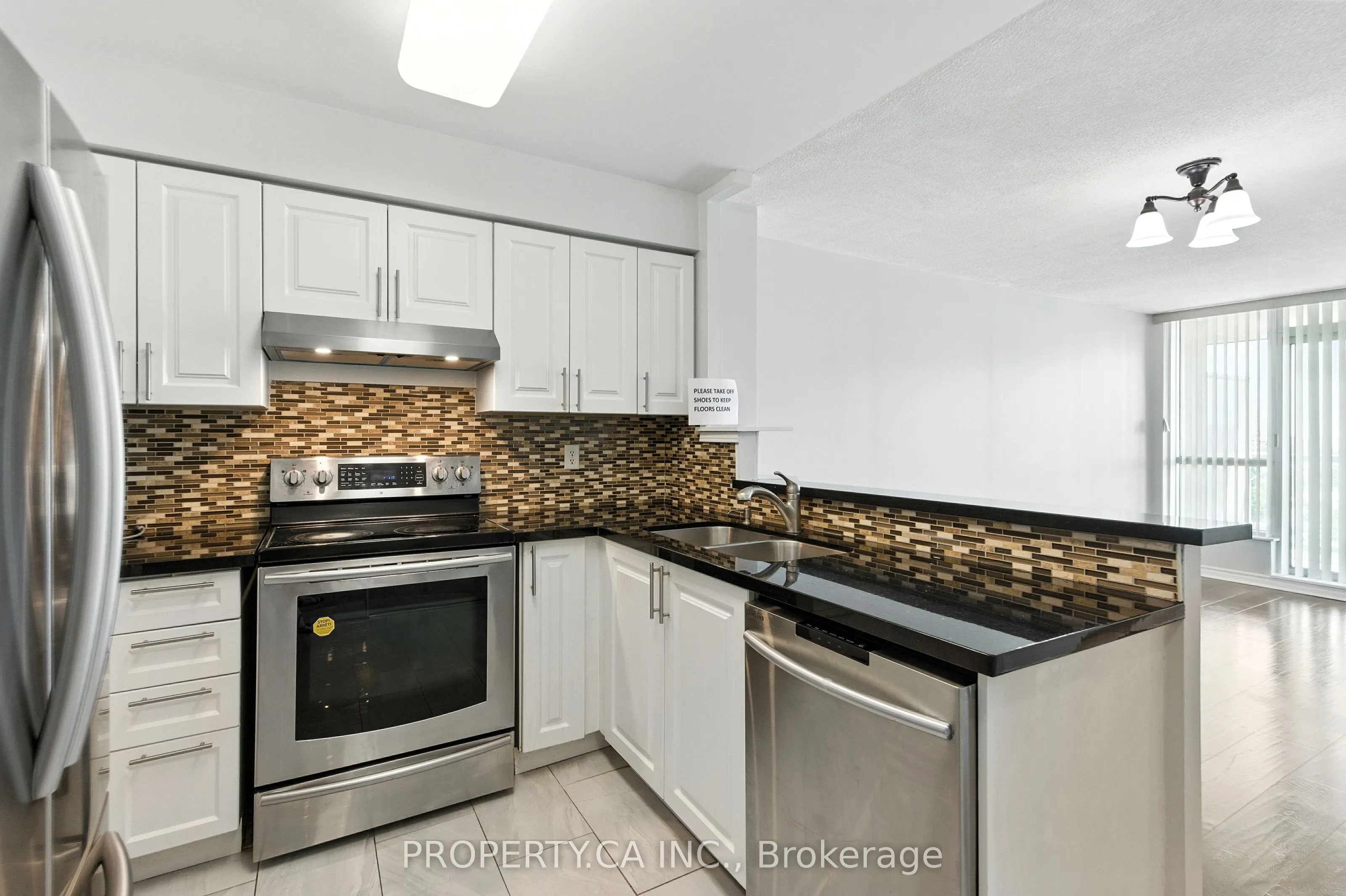 2585 Erin Centre Boulevard, #607