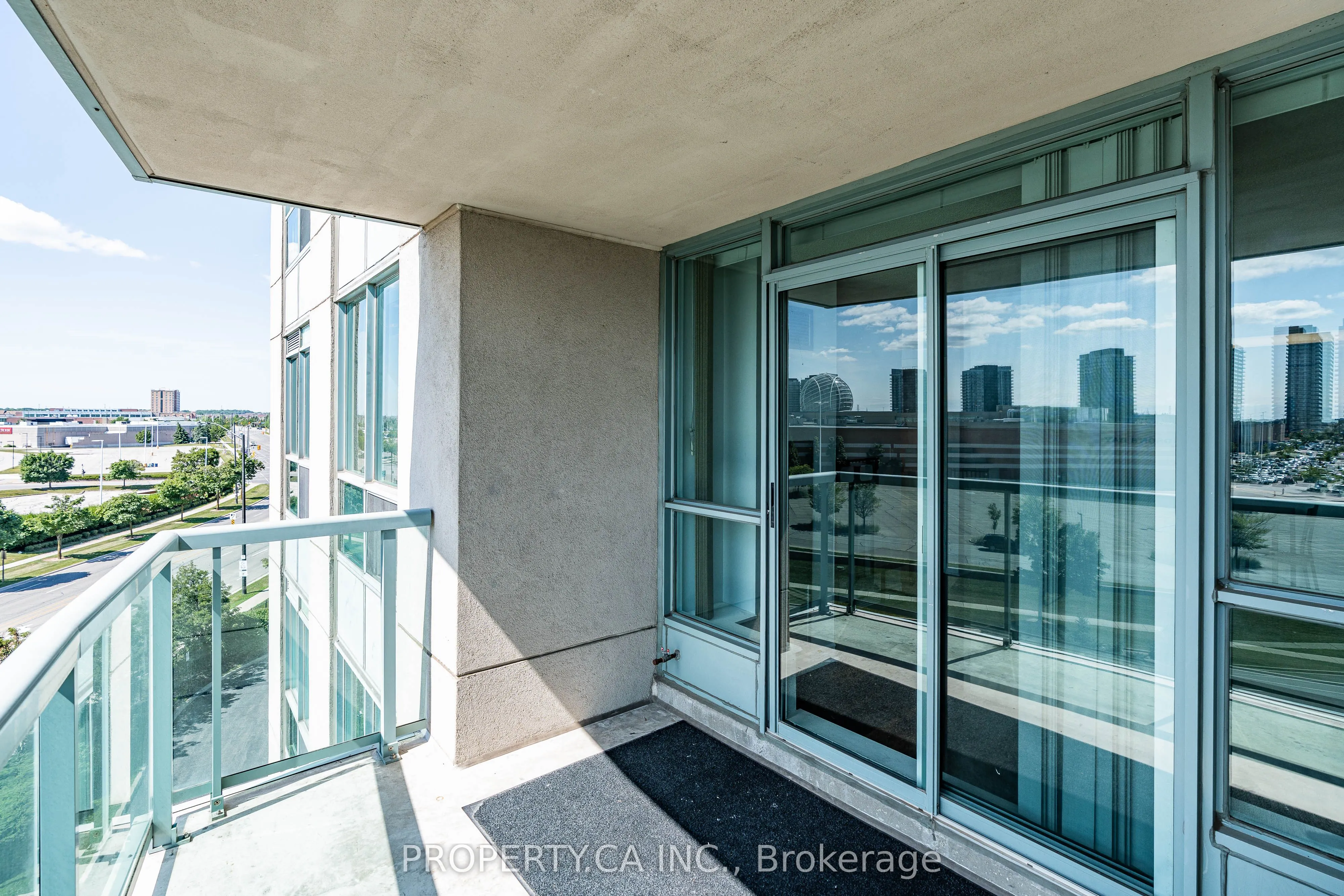2585 Erin Centre Boulevard, #607