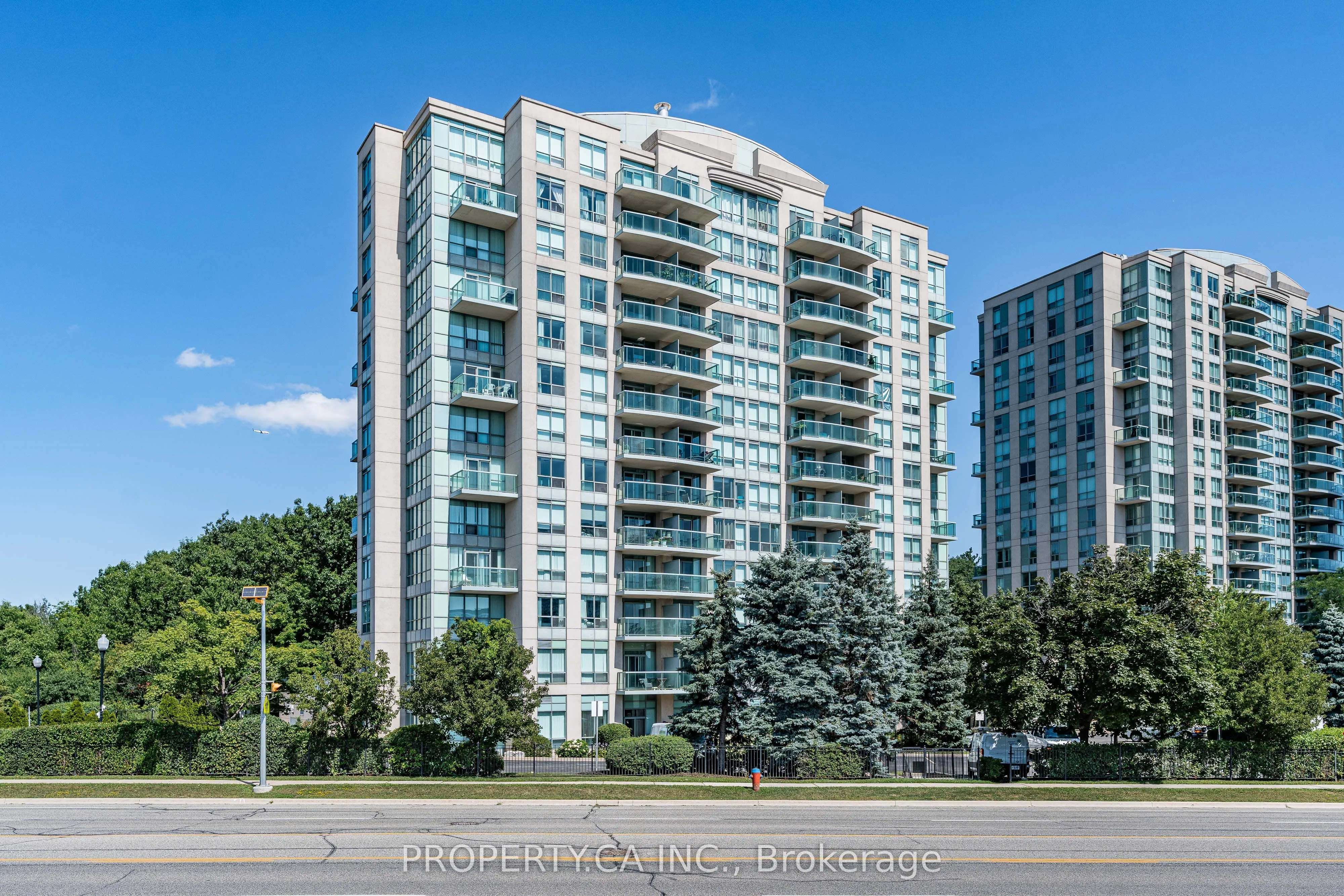 2585 Erin Centre Boulevard, #607