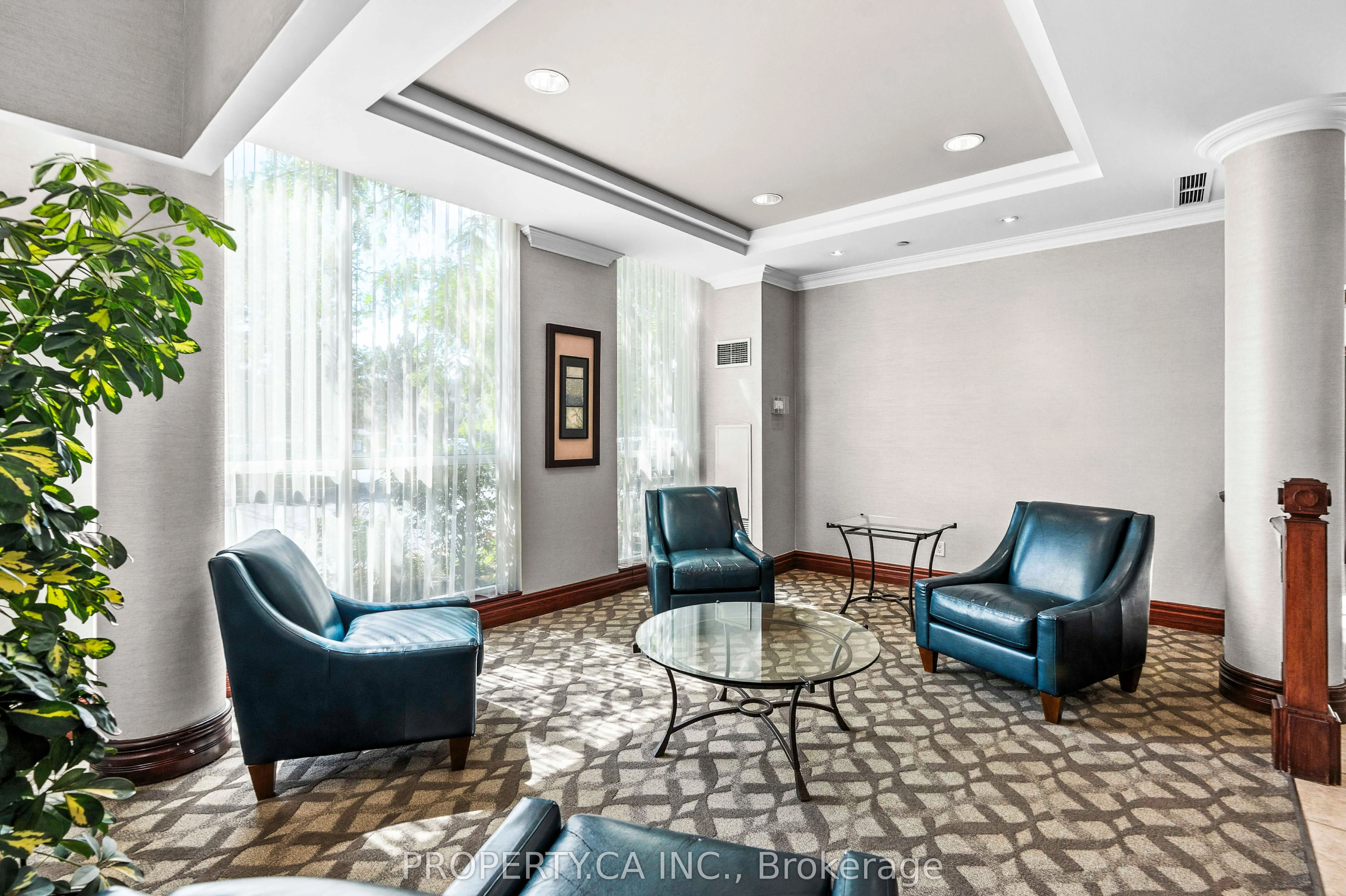 2585 Erin Centre Boulevard, #607