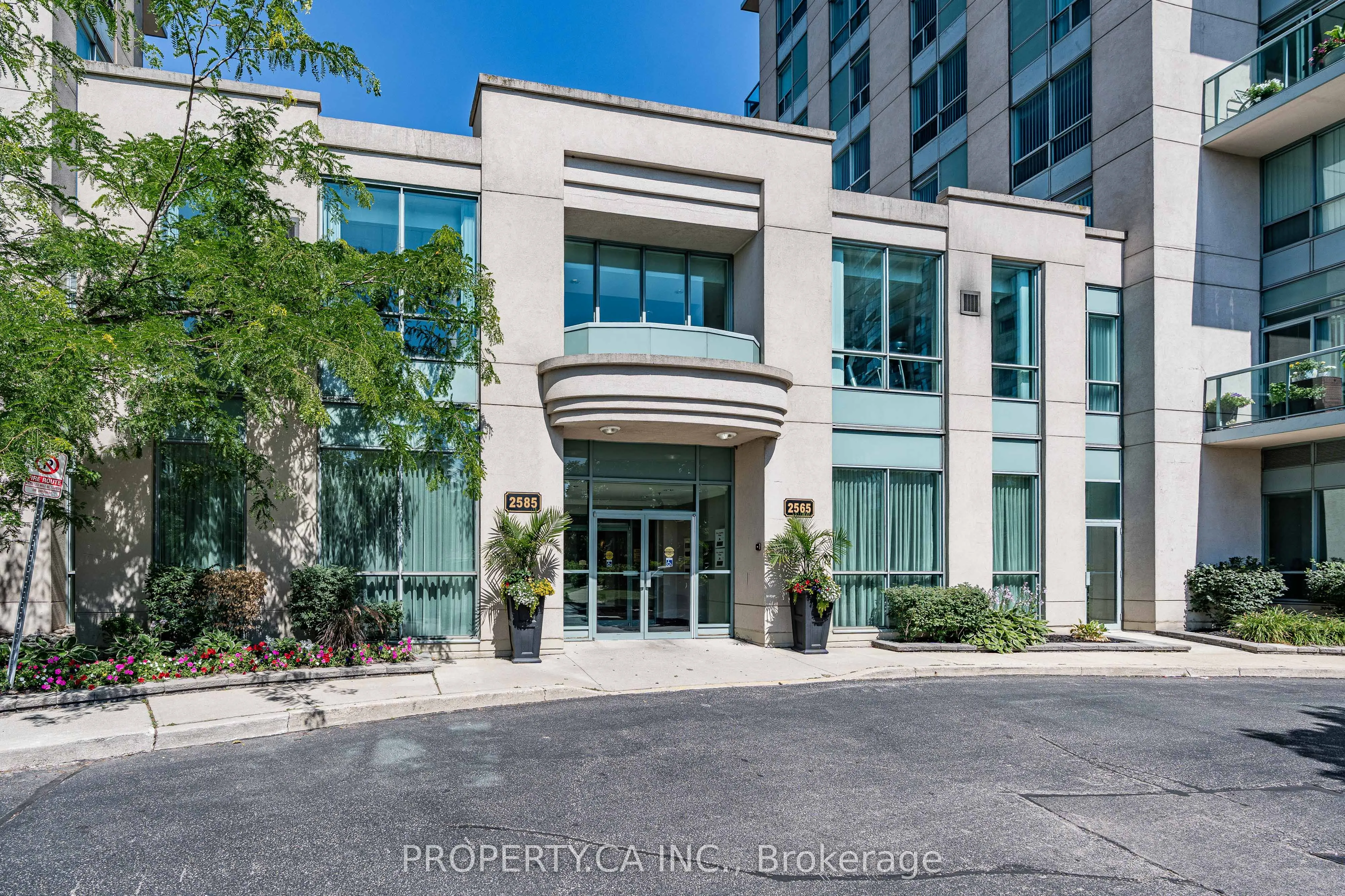 2585 Erin Centre Boulevard, #607
