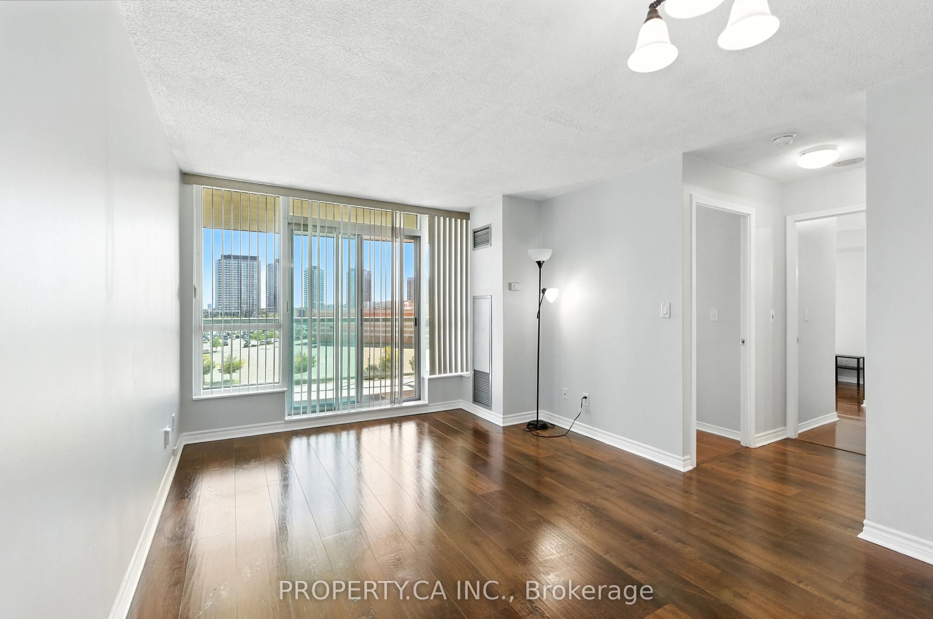 2585 Erin Centre Boulevard, #607