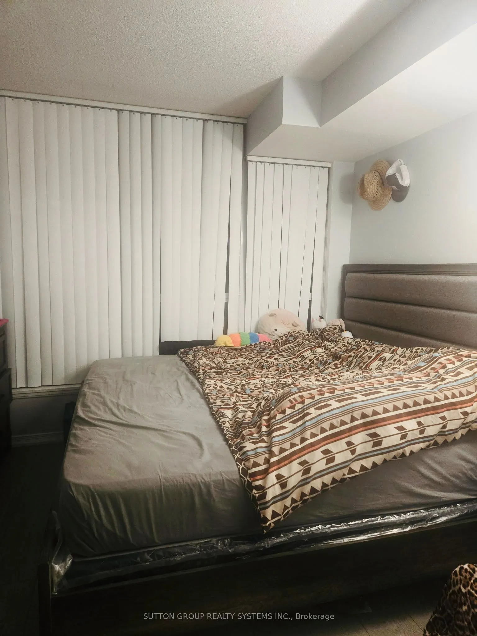 4879 Kimbermount Avenue, #1005