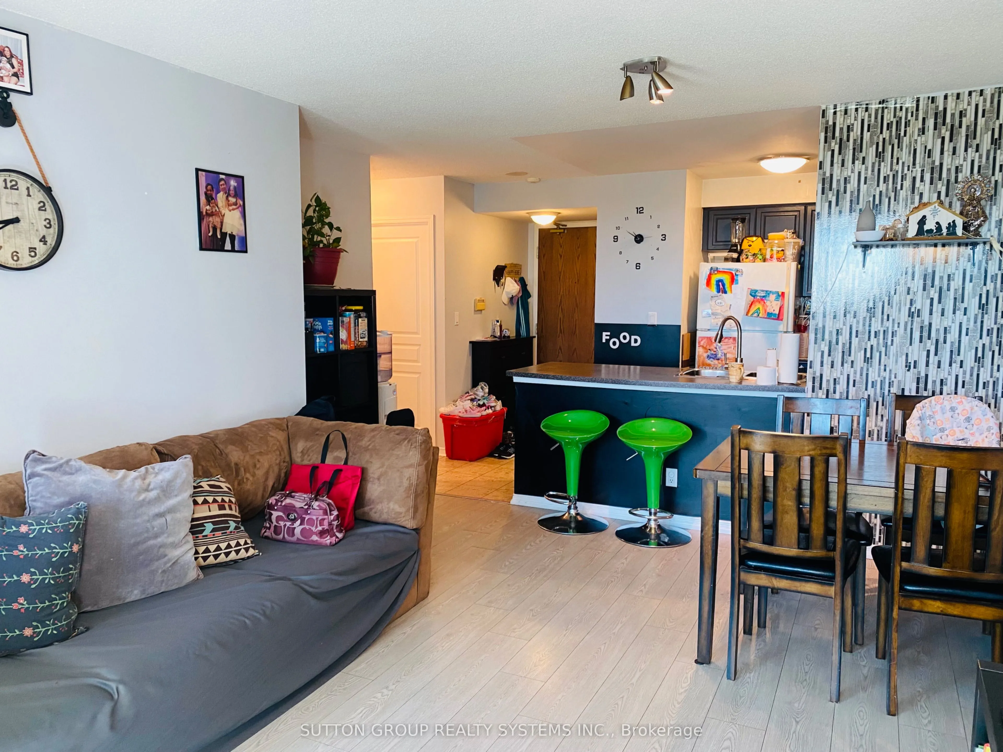 4879 Kimbermount Avenue, #1005