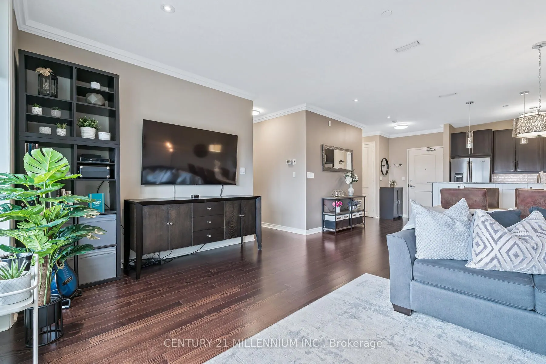 33 Whitmer Street, #413