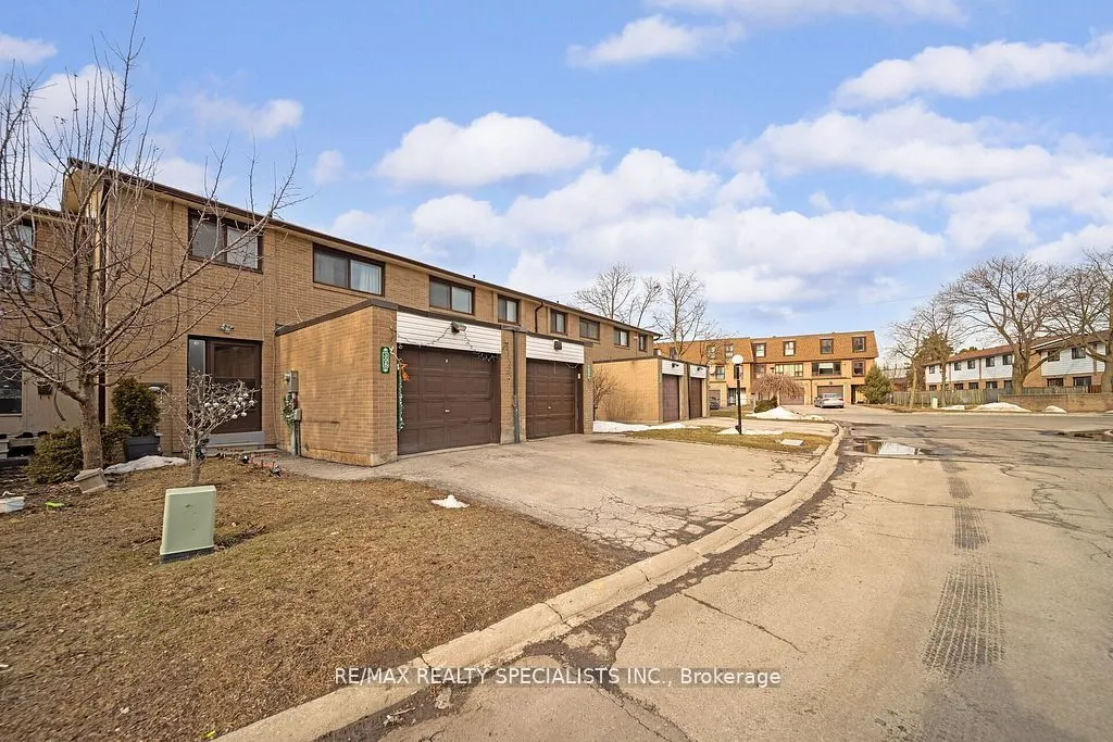 308 Fleetwood Crescent, #308