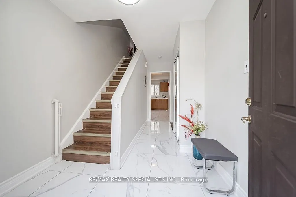 308 Fleetwood Crescent, #308