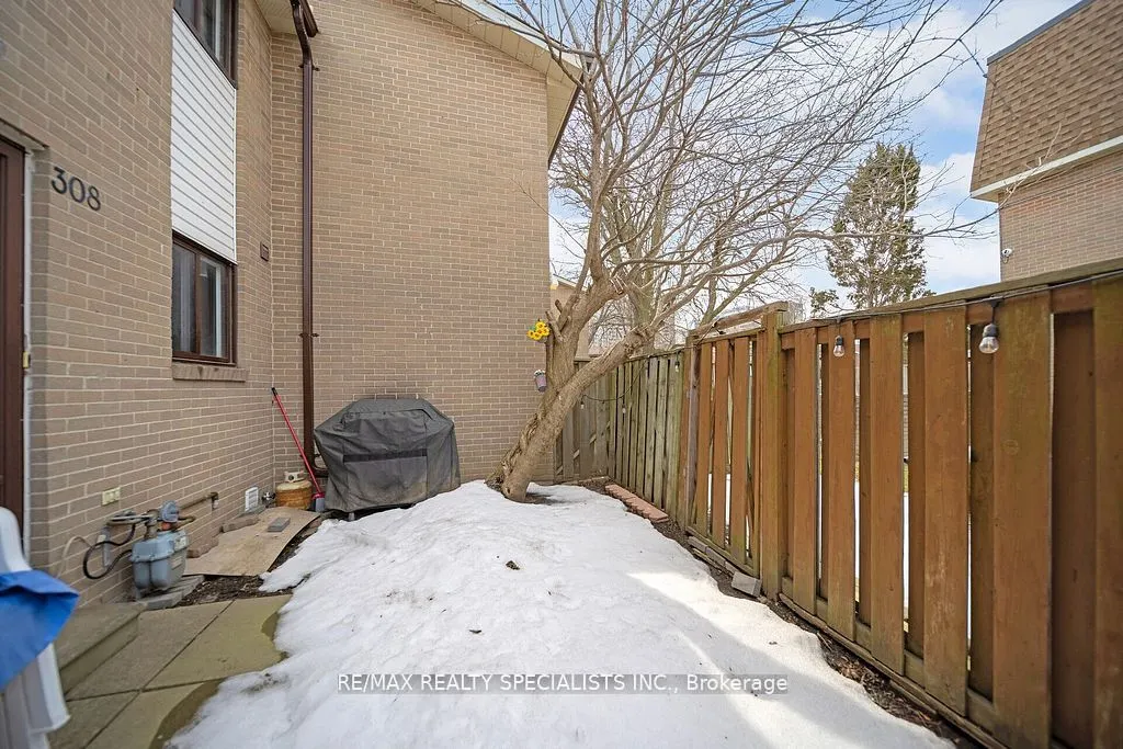 308 Fleetwood Crescent, #308