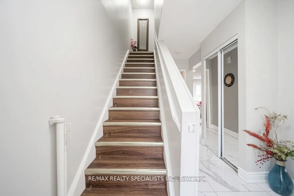 308 Fleetwood Crescent, #308