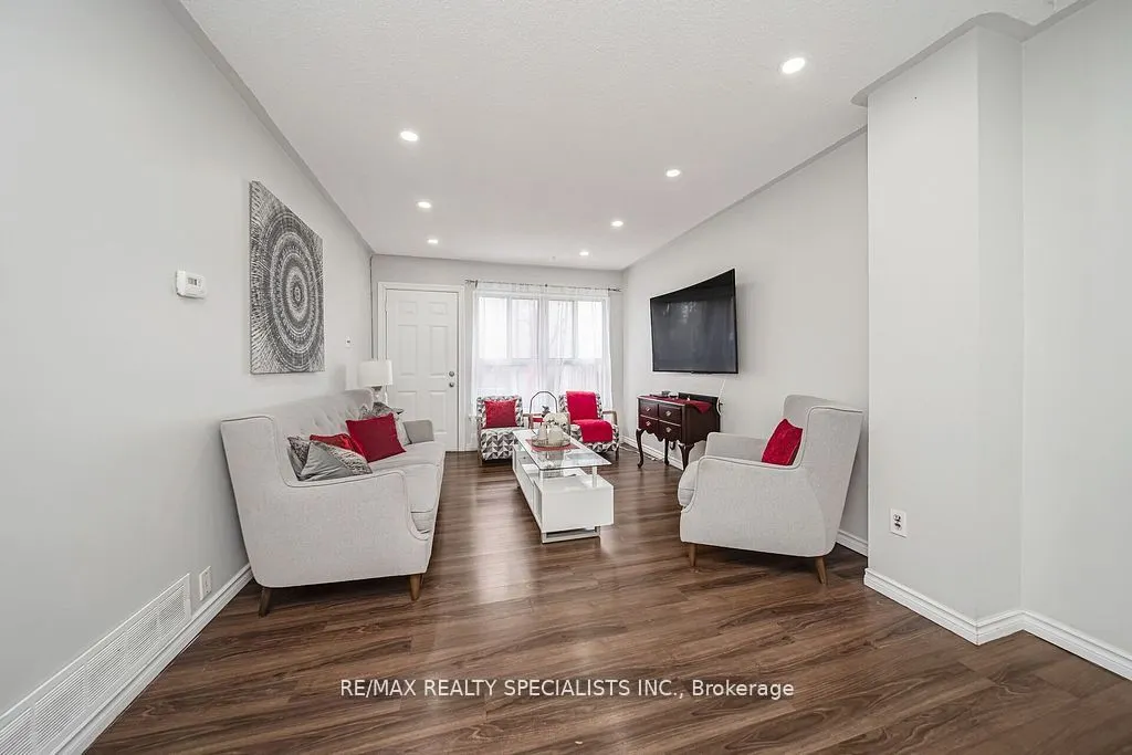 308 Fleetwood Crescent, #308