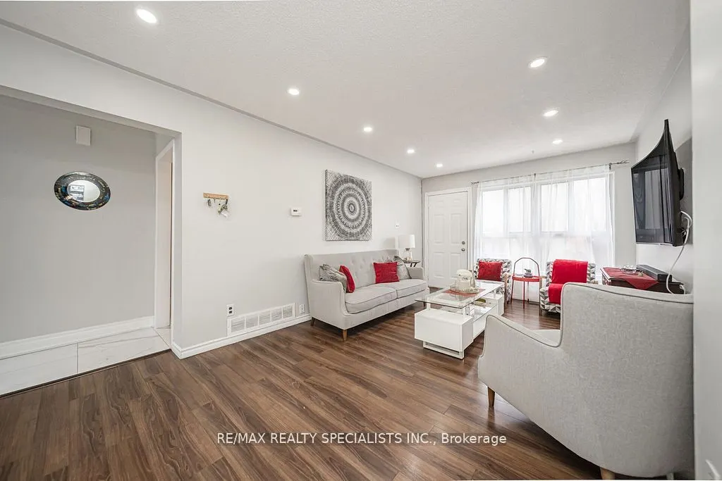308 Fleetwood Crescent, #308