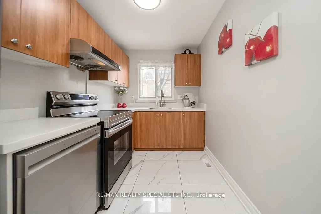 308 Fleetwood Crescent, #308