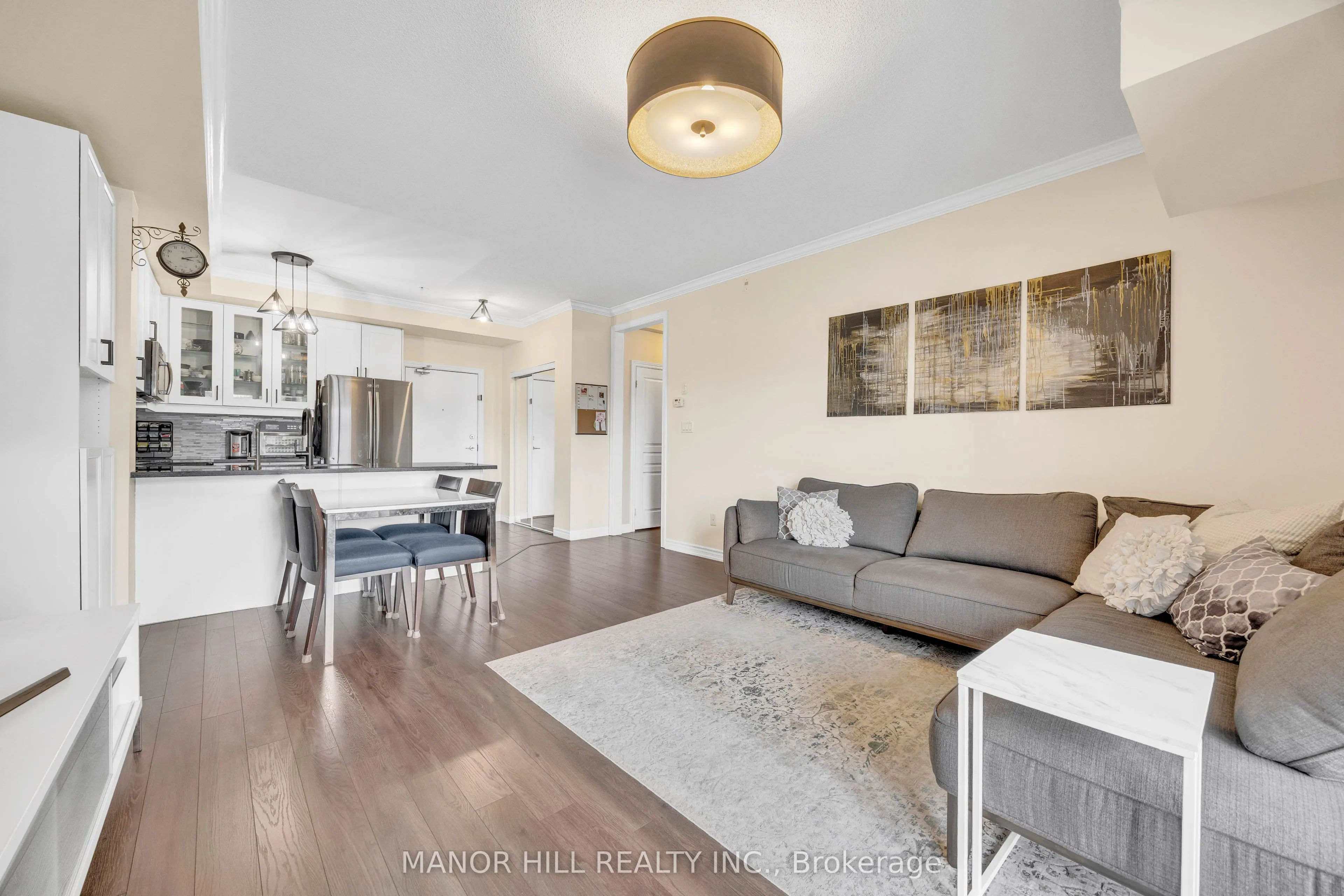 570 Lolita Gardens N, #330