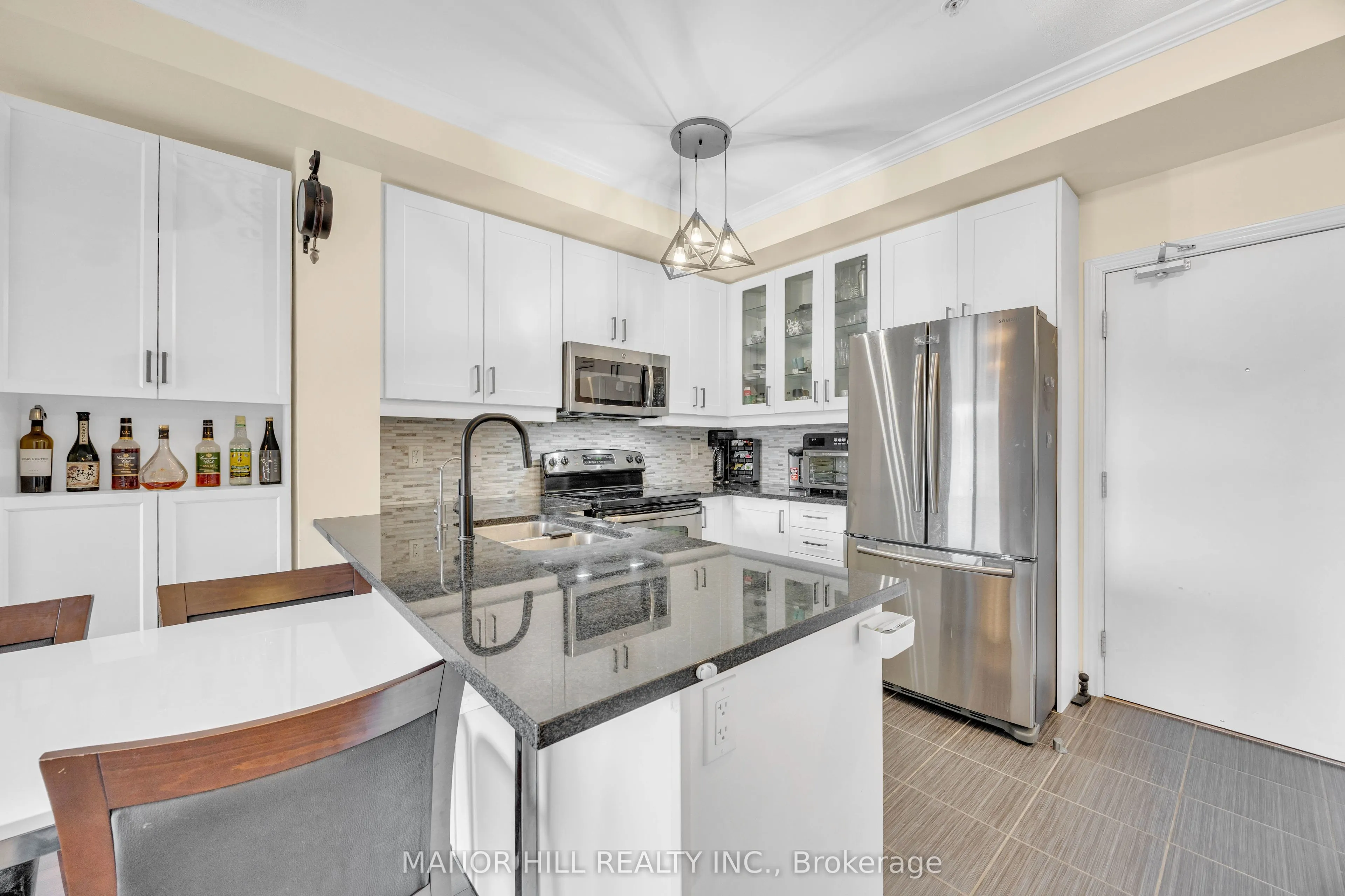 570 Lolita Gardens N, #330