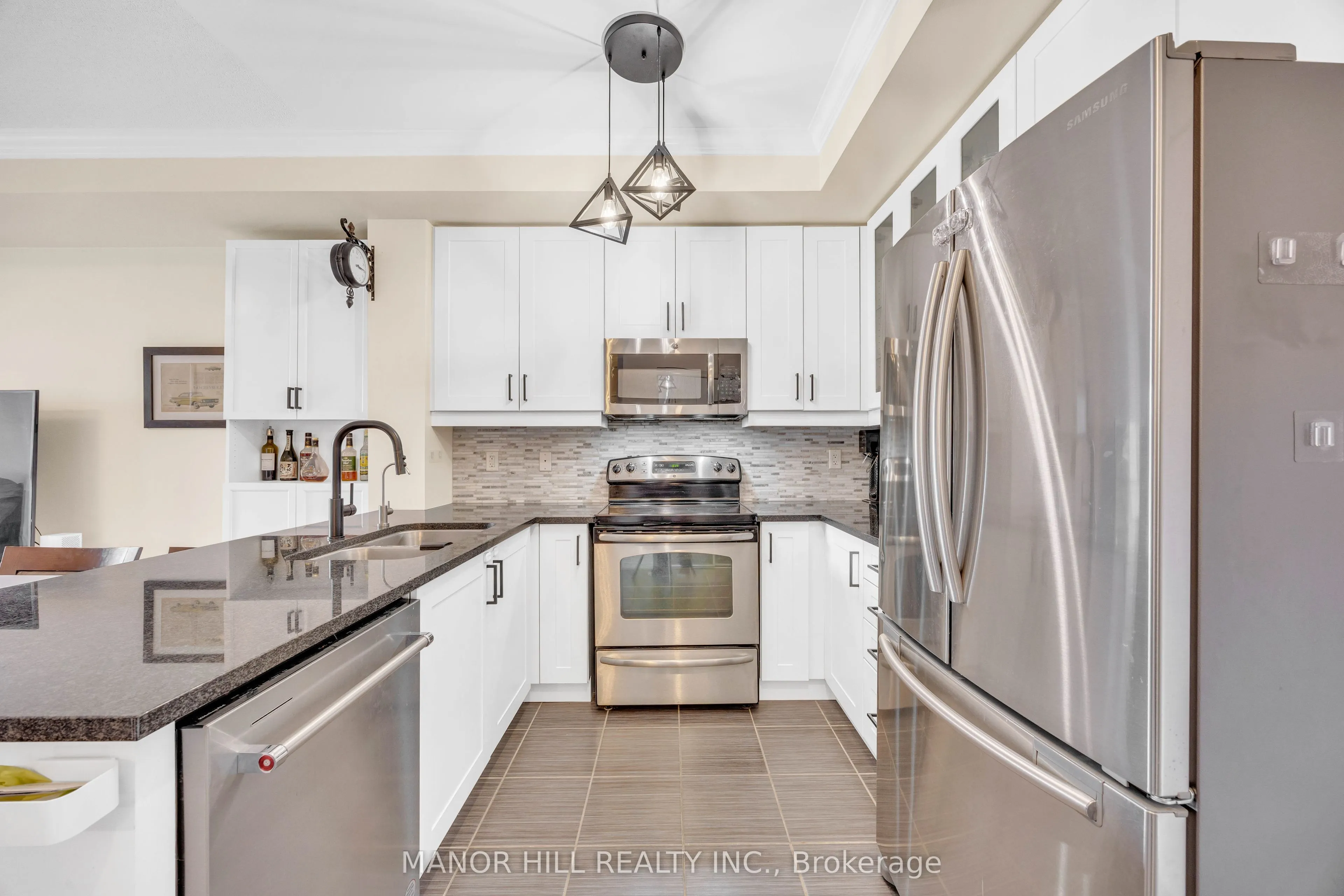 570 Lolita Gardens N, #330