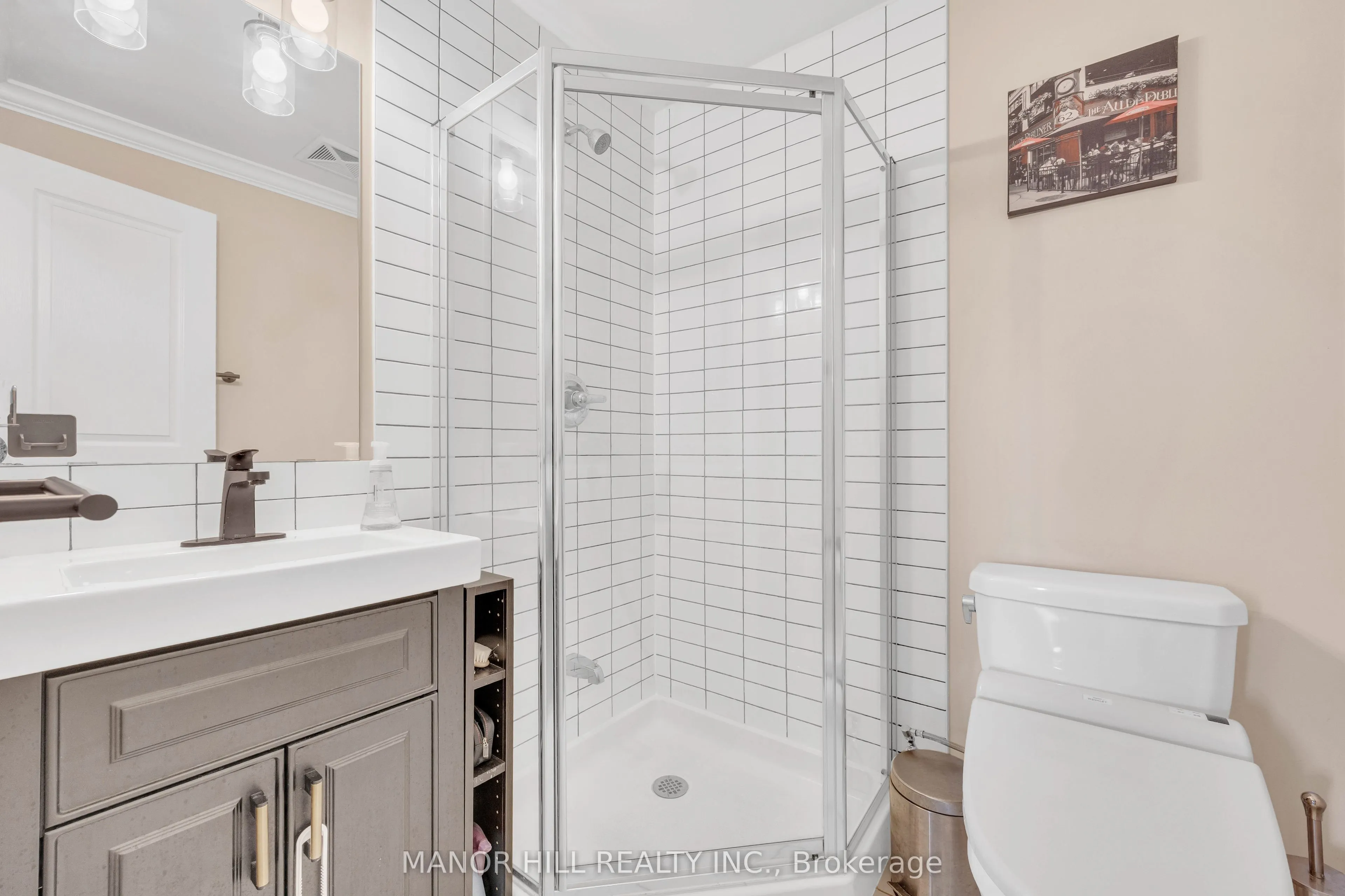 570 Lolita Gardens N, #330
