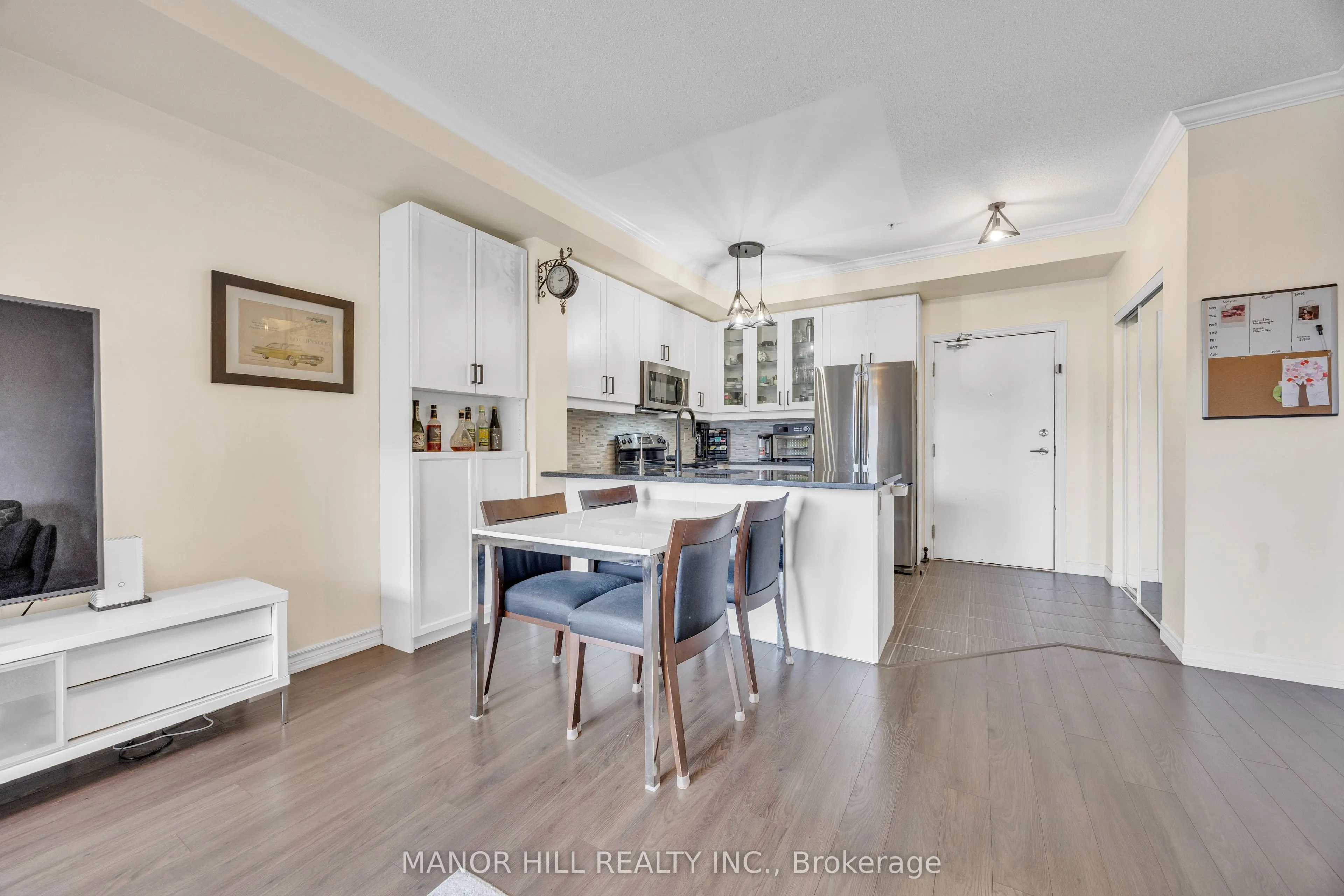 570 Lolita Gardens N, #330