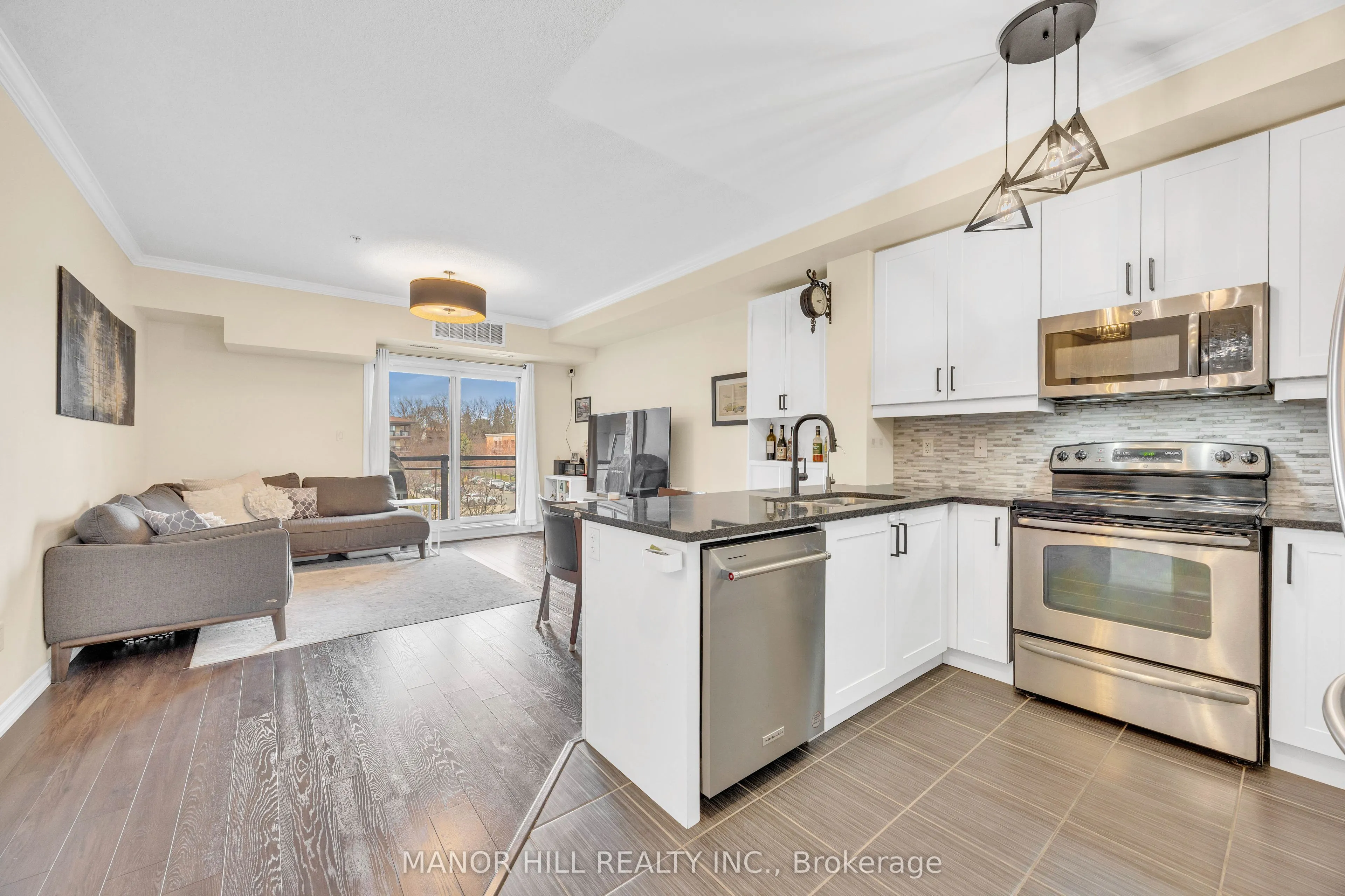 570 Lolita Gardens N, #330
