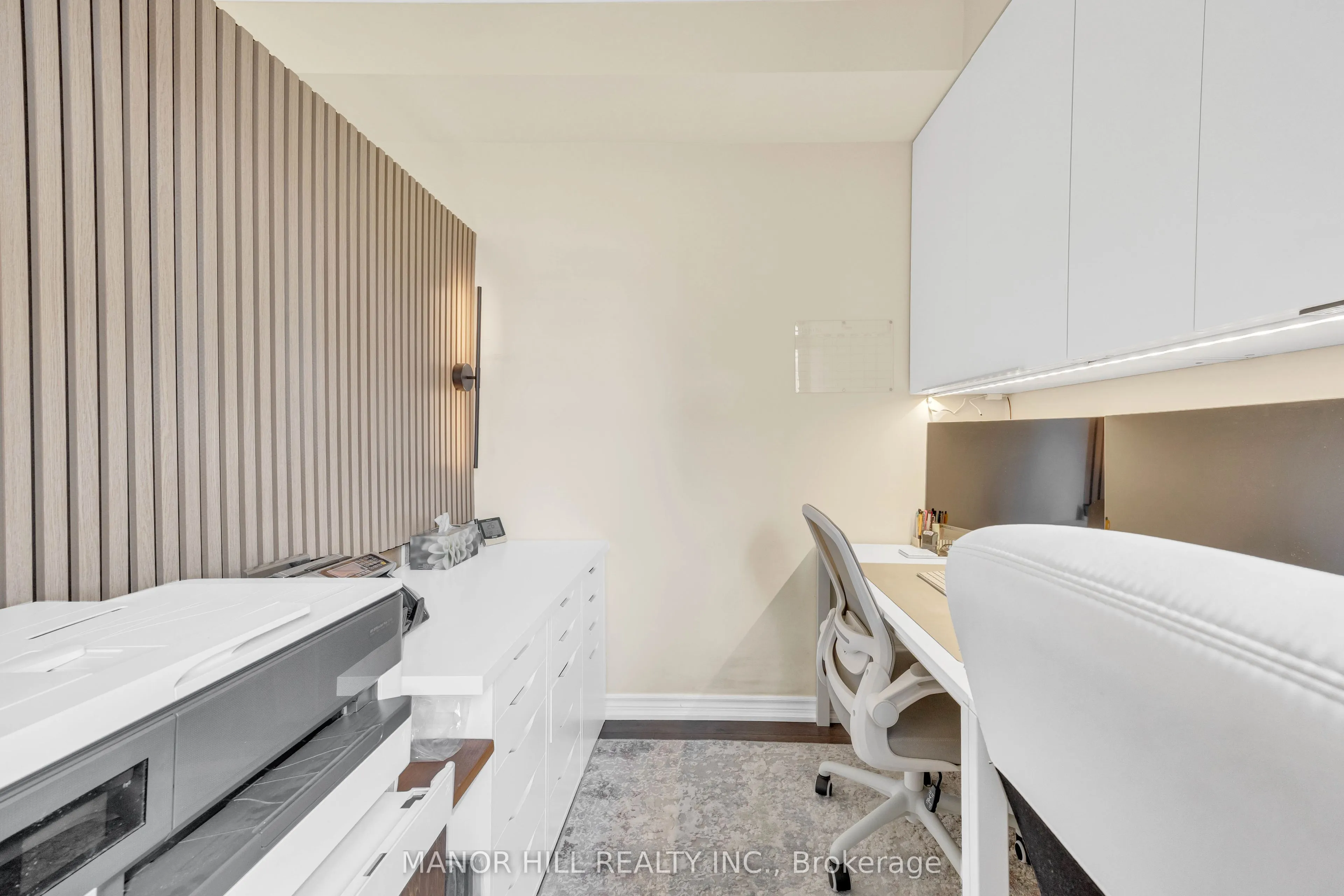570 Lolita Gardens N, #330