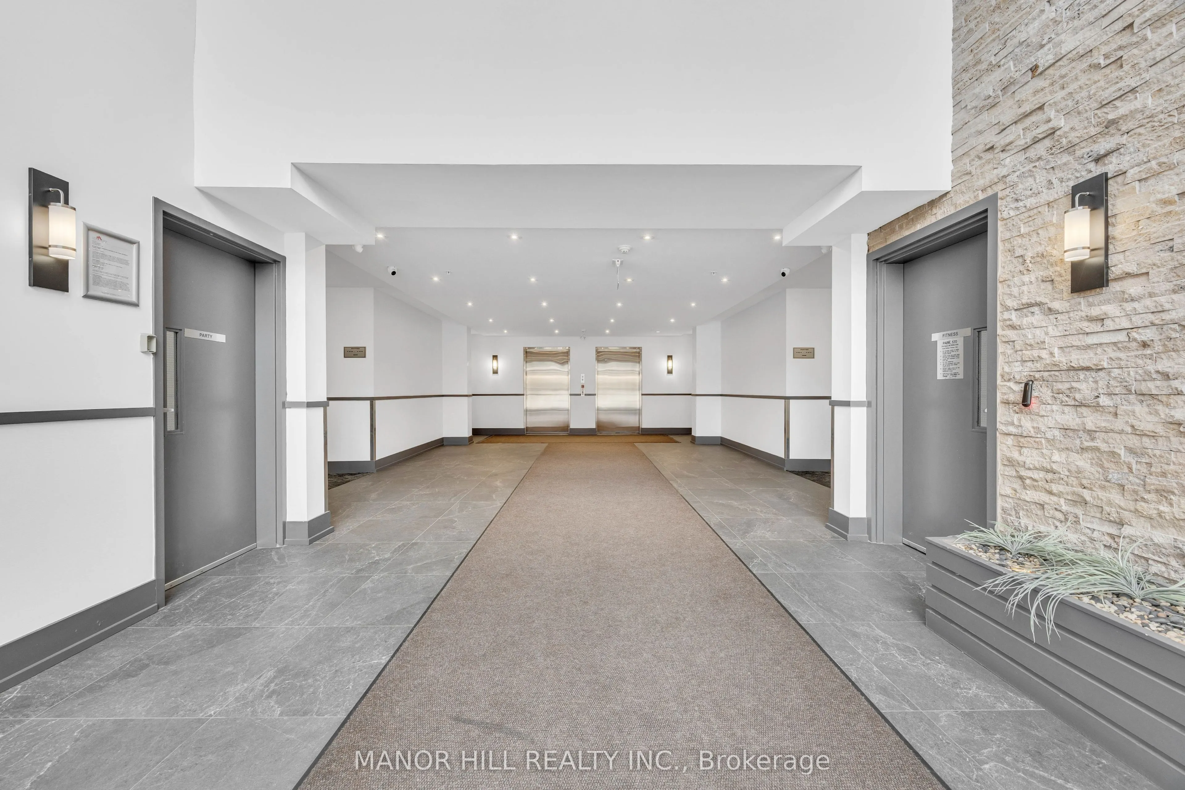 570 Lolita Gardens N, #330
