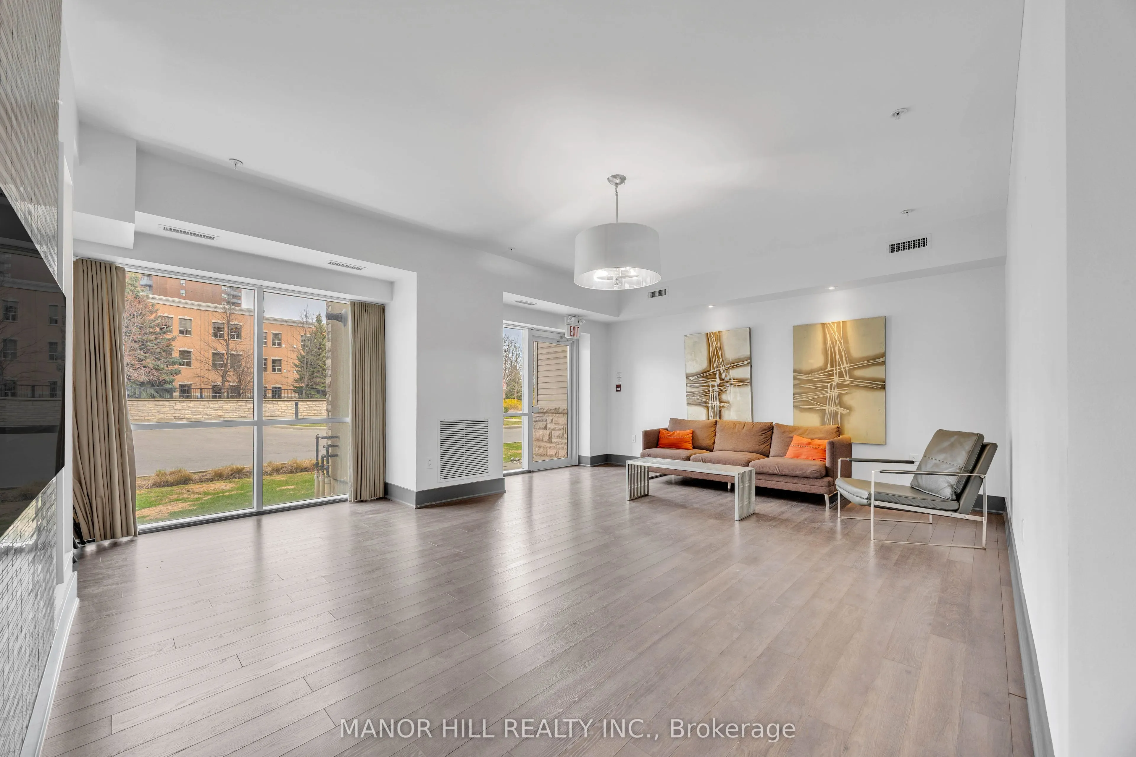 570 Lolita Gardens N, #330