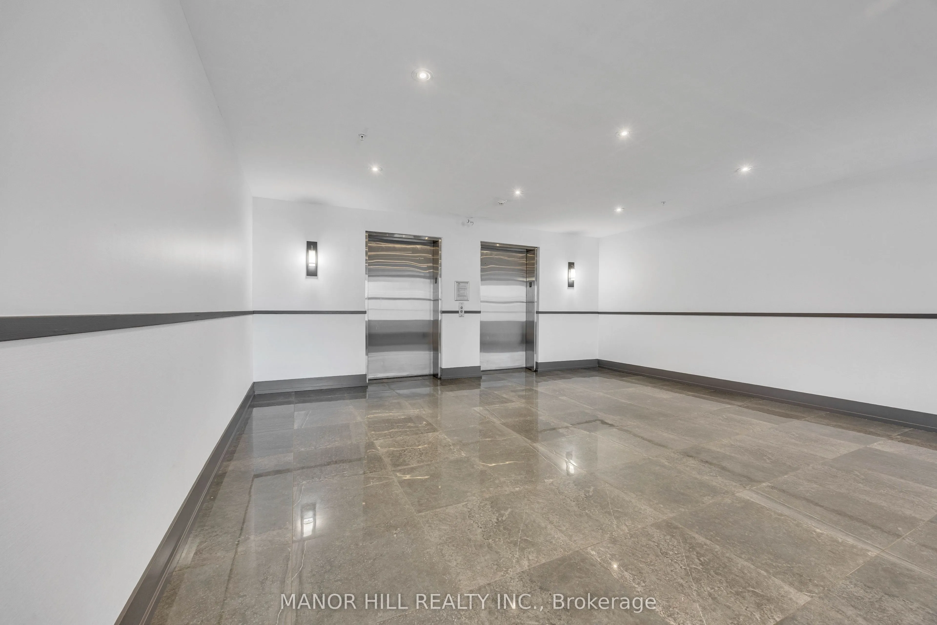 570 Lolita Gardens N, #330