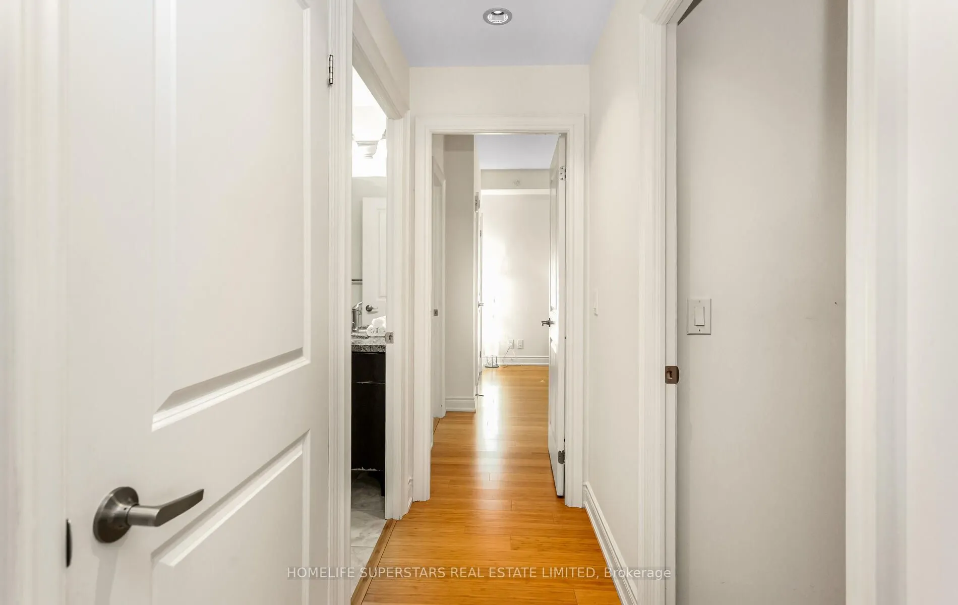 205 Lakeshore Road W, #302
